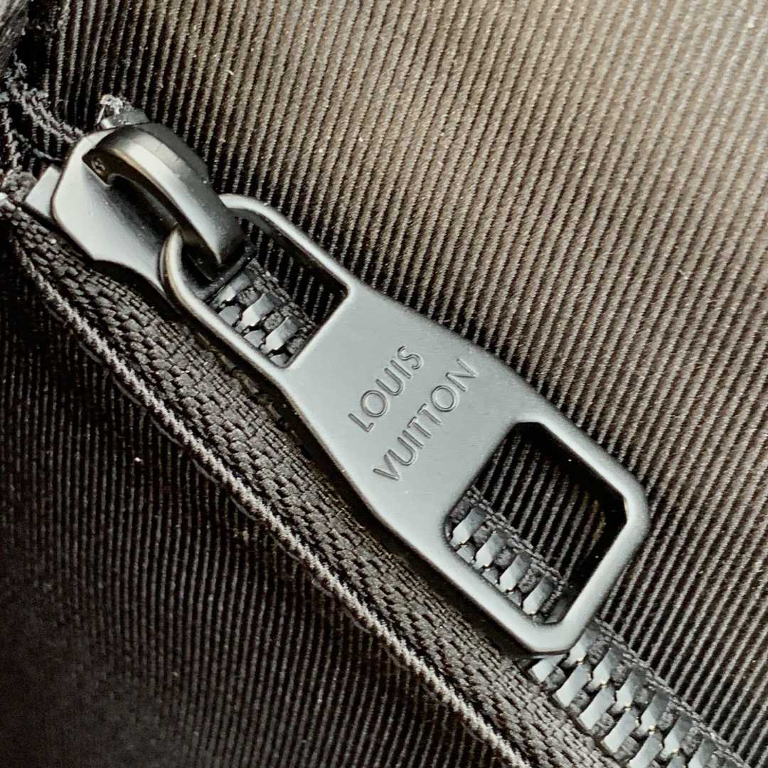 Louis Vuitton S Lock Sling Bag(21-15-4cm)    M45807 - FashionPlug