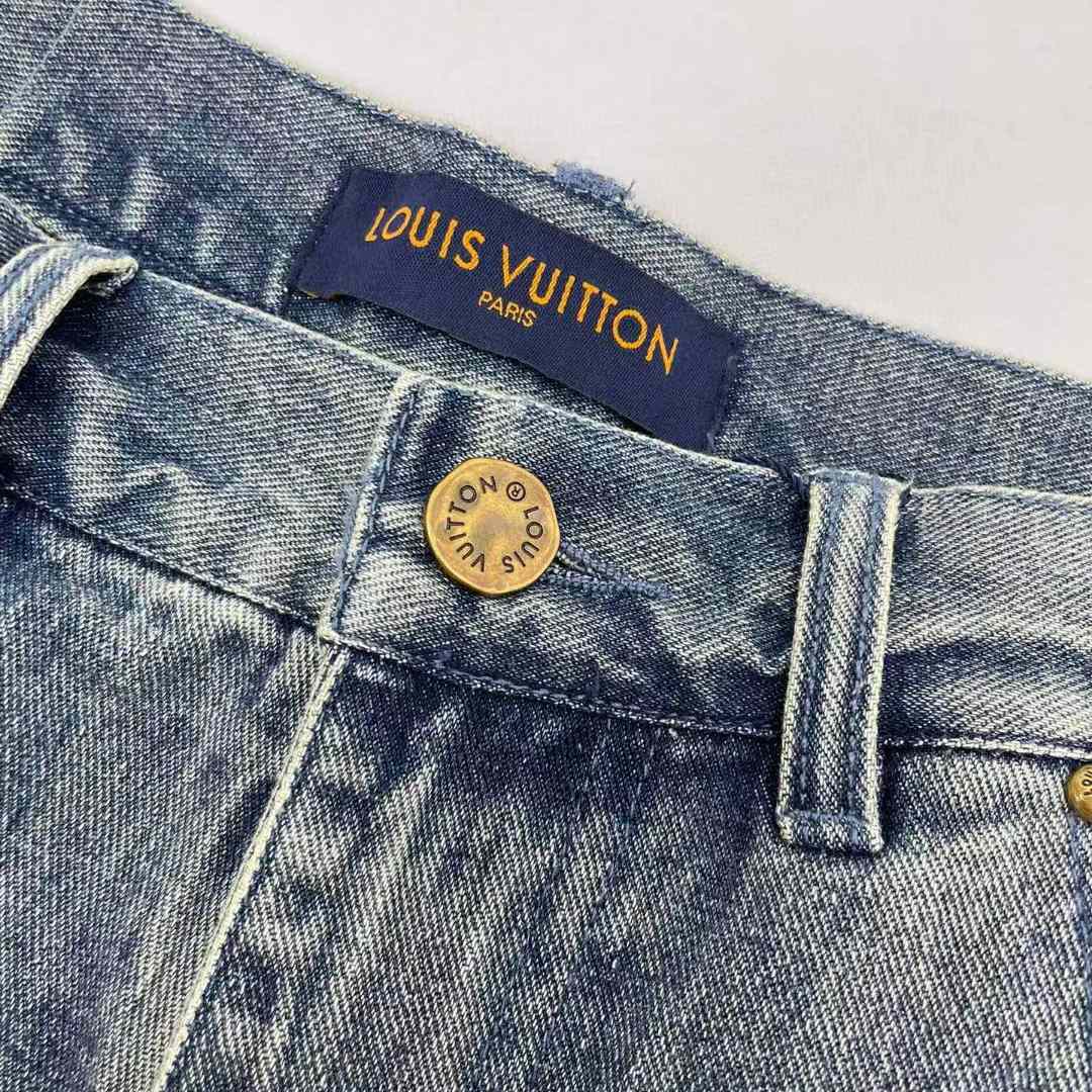 Louis Vuitton Denim Carpenter Shorts    1ABJ7D - FashionPlug