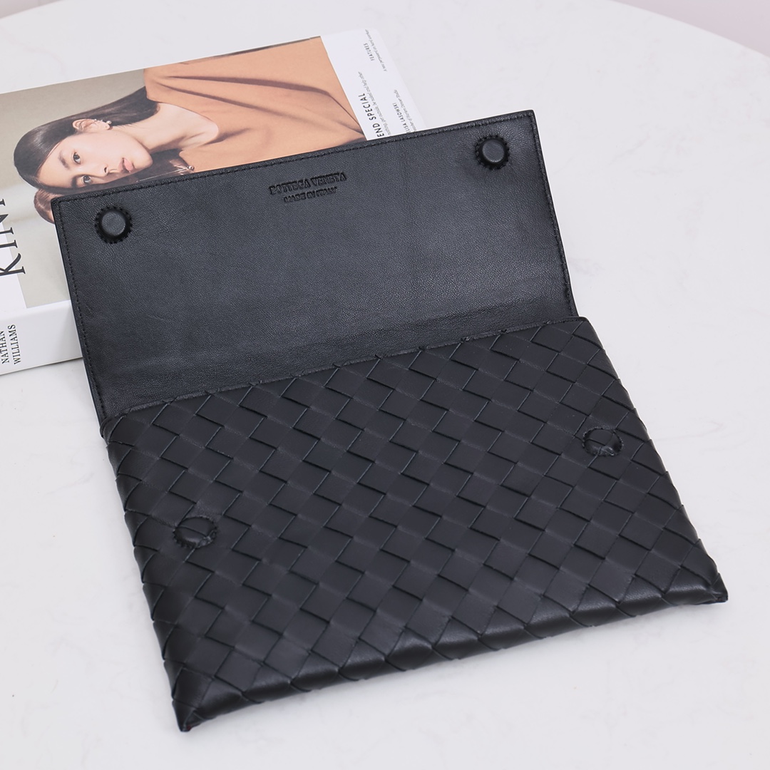 Bottega Veneta Flap Pouch - FashionPlug