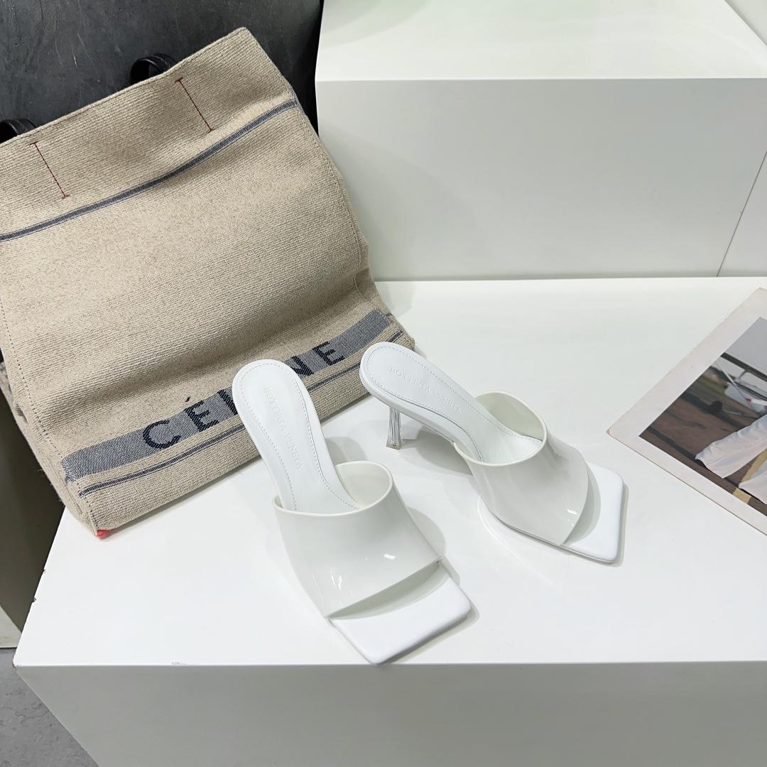 Bottega Veneta Stretch Mule - FashionPlug