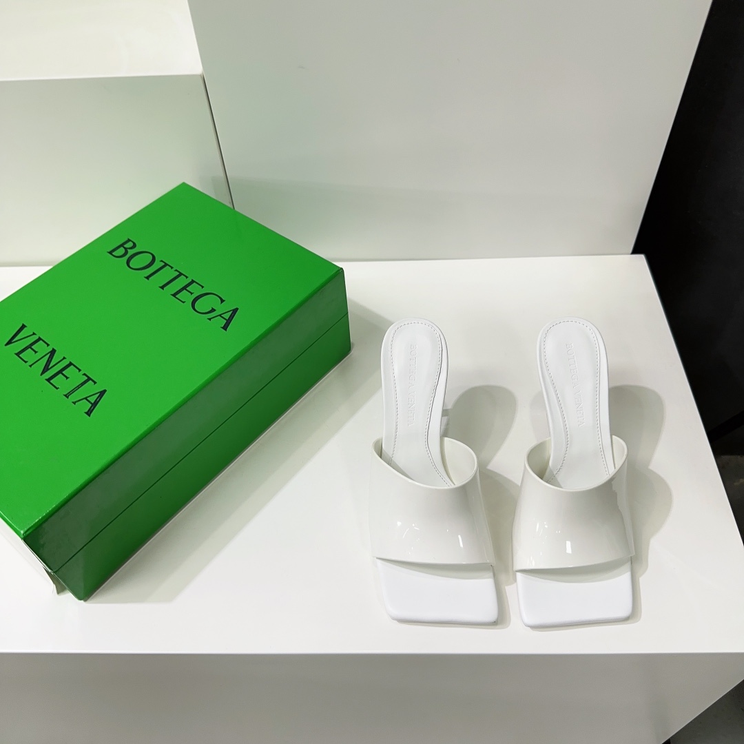 Bottega Veneta Stretch Mule - FashionPlug