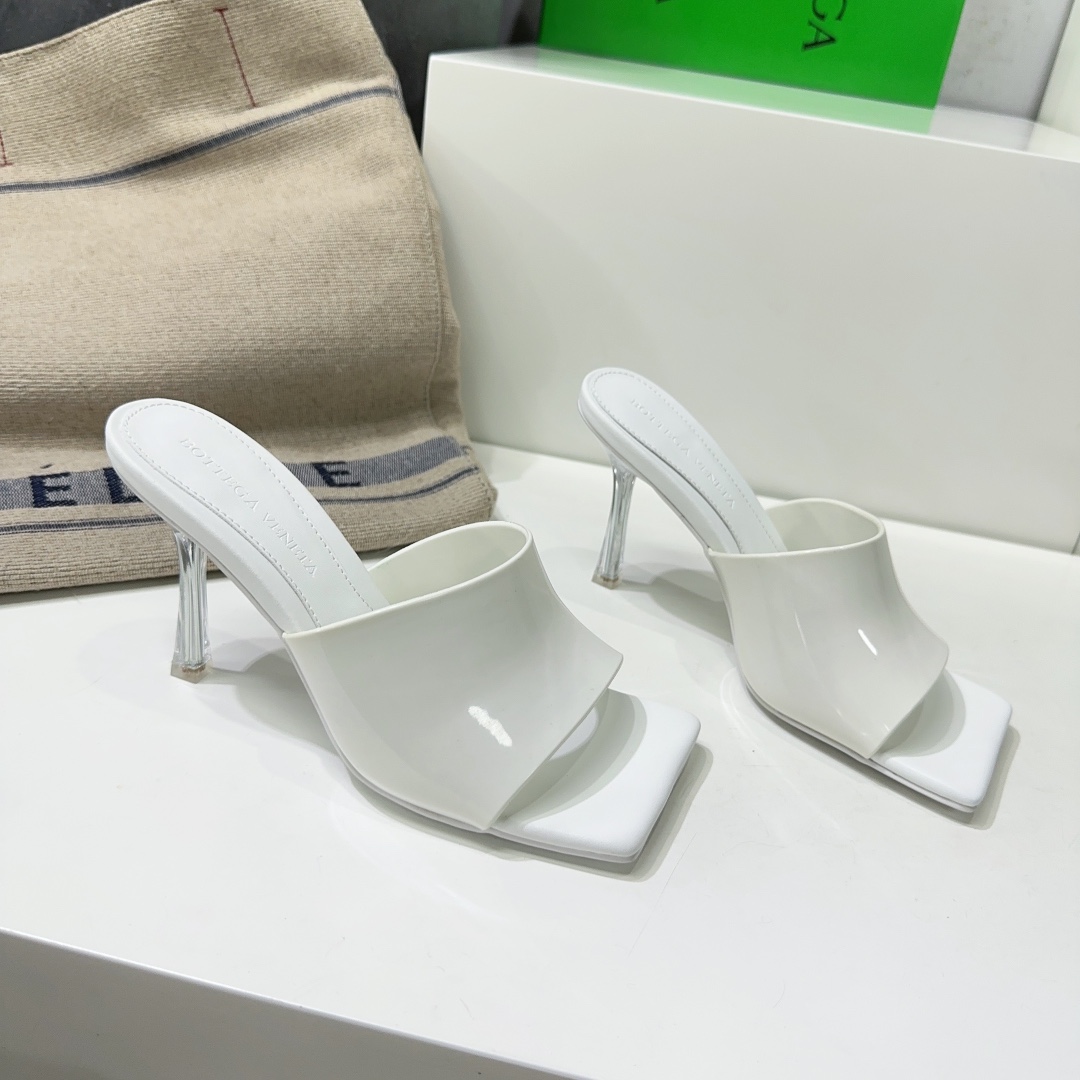 Bottega Veneta Stretch Mule - FashionPlug