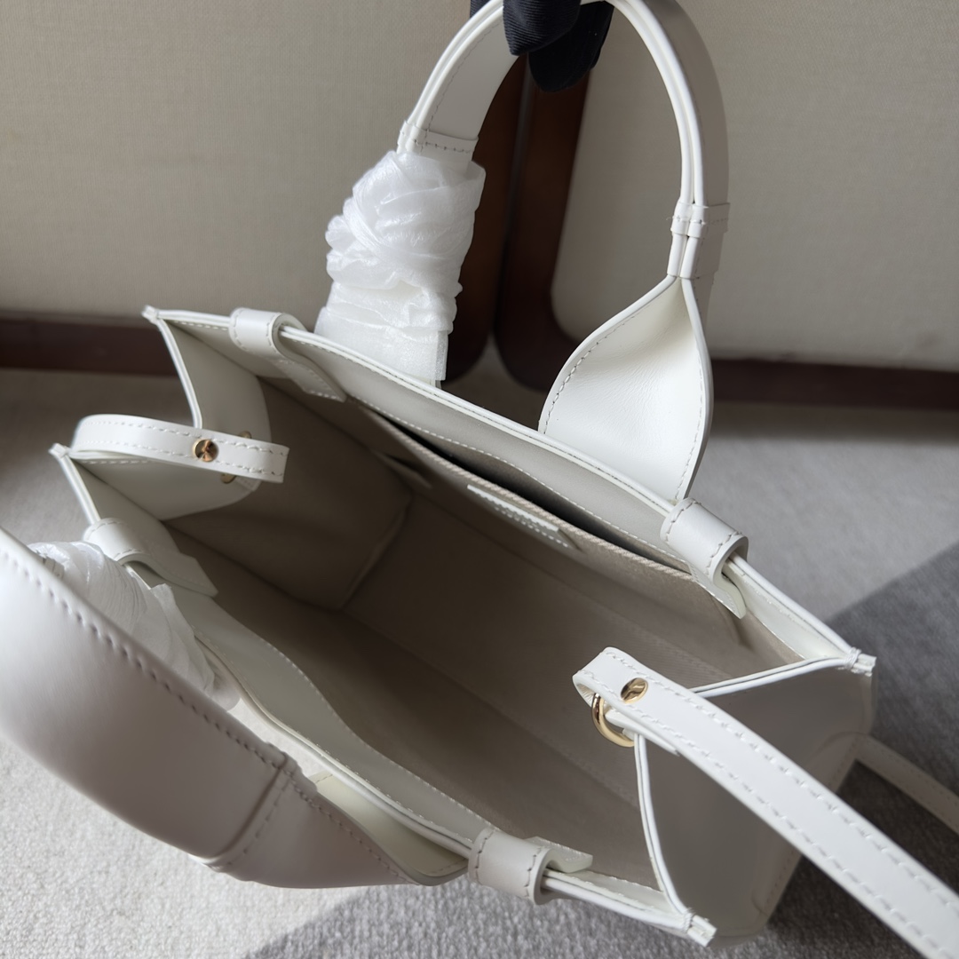 Chloe Small Woody Tote Bag - FashionPlug