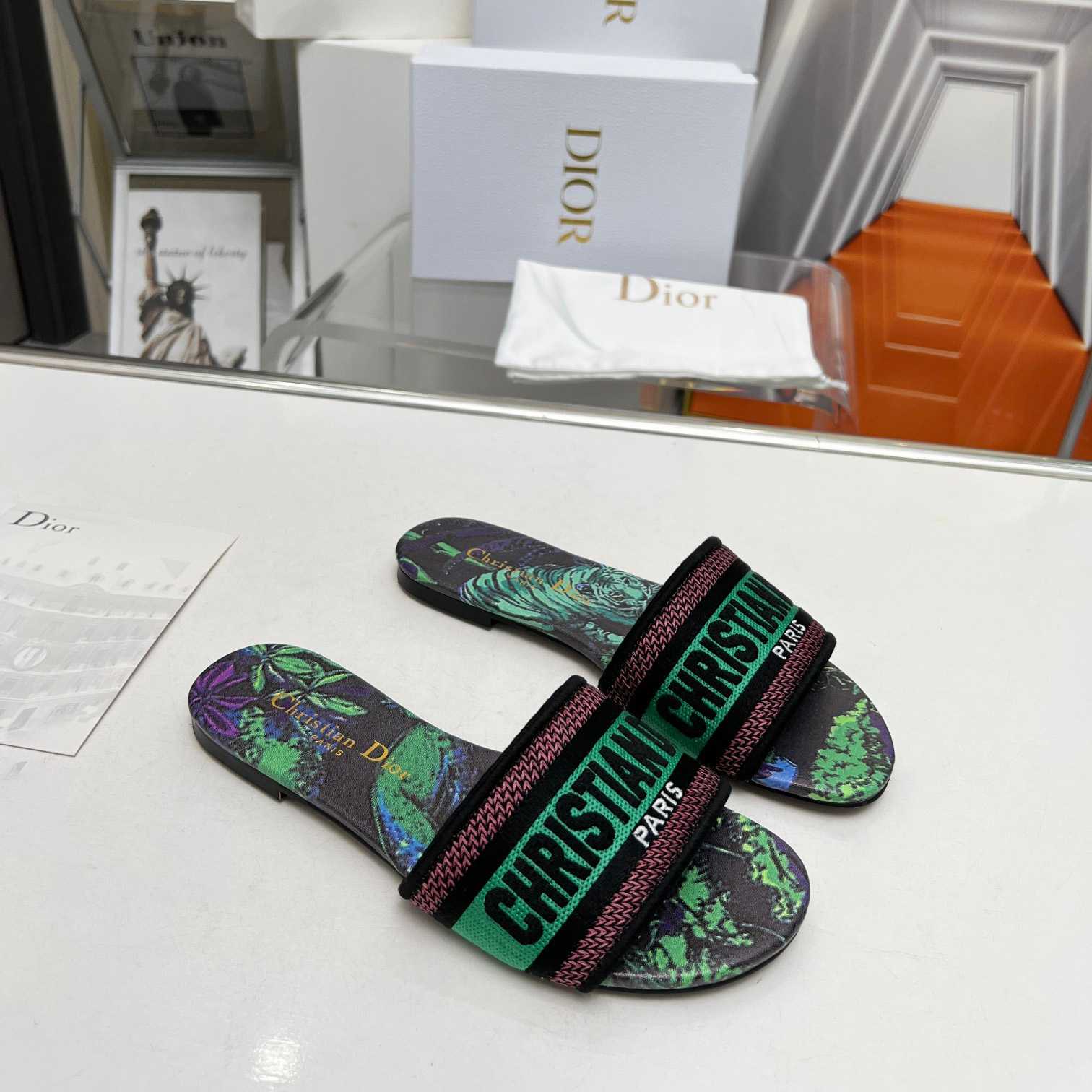 Dior Dway Slide - FashionPlug
