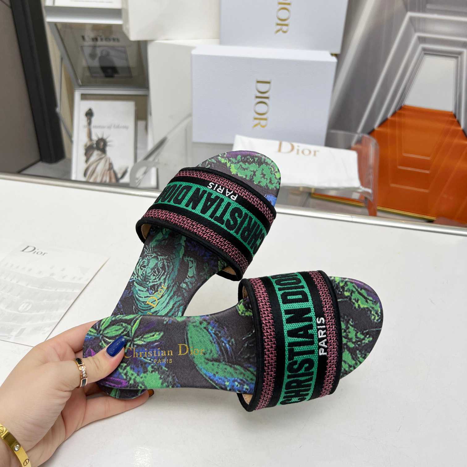 Dior Dway Slide - FashionPlug