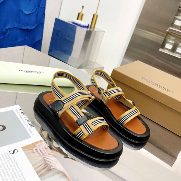 Burberry Icon Stripe Flat Sandals - FashionPlug