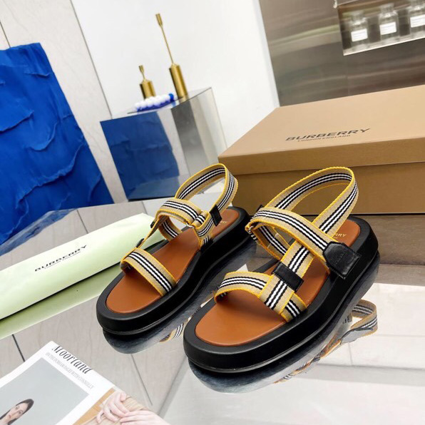 Burberry Icon Stripe Flat Sandals - FashionPlug