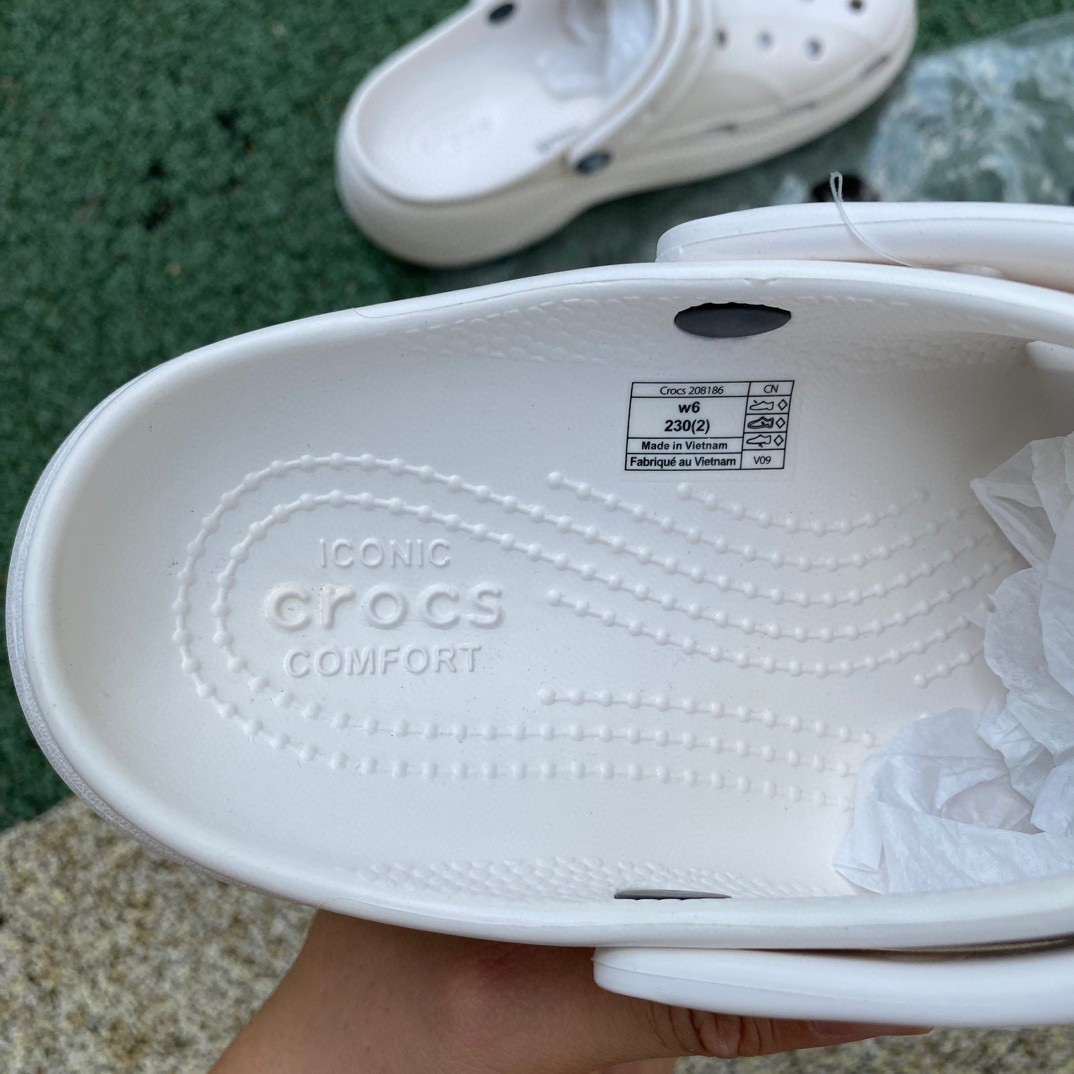 Crocs Baya Platform Clog - FashionPlug