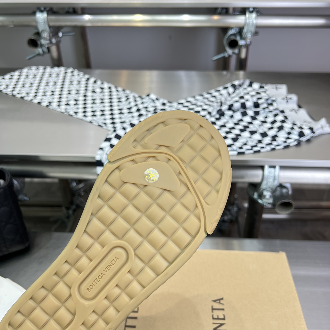 Bottega Veneta Vulcan Sneaker - FashionPlug