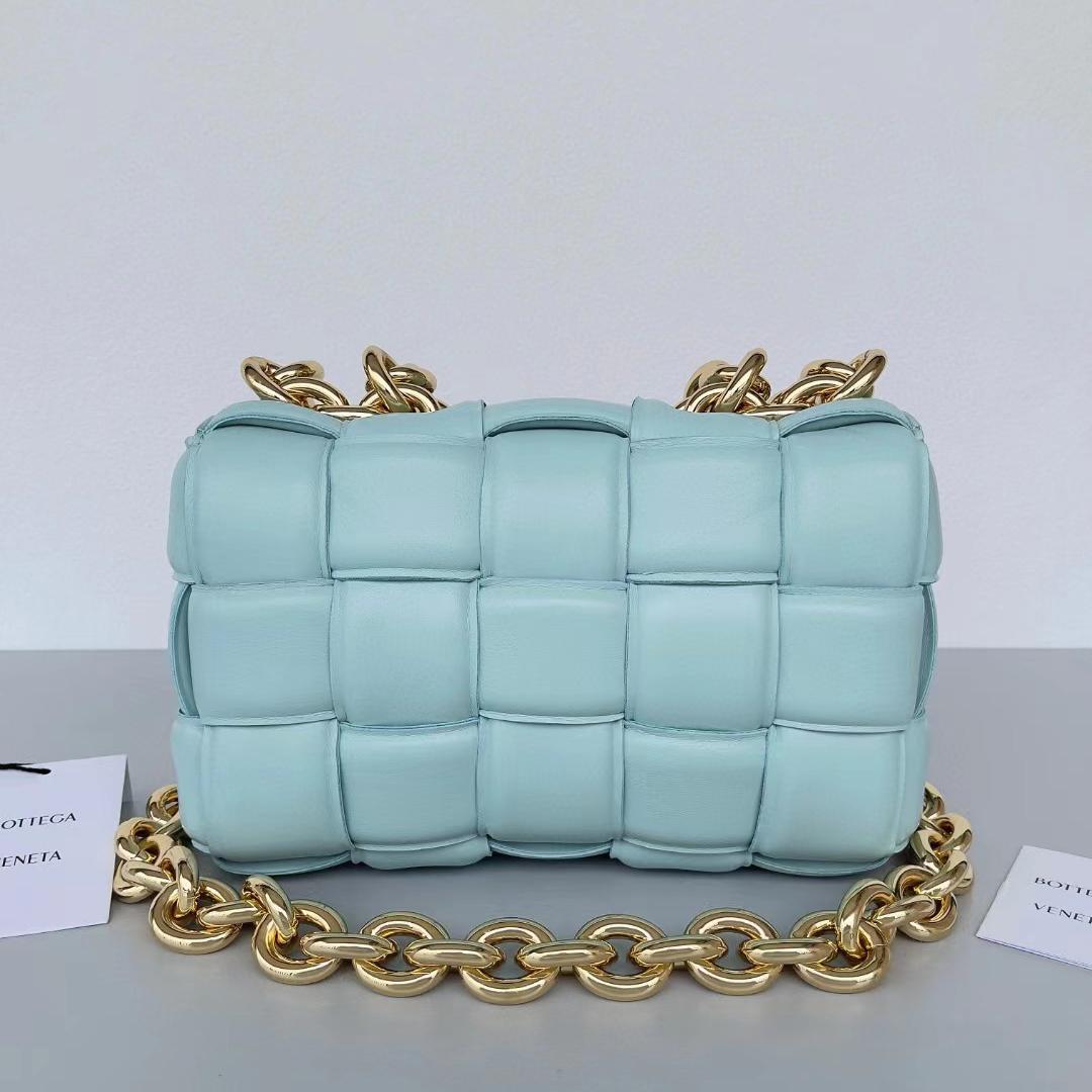 Bottega Veneta Chain Cassette Two-way Bag(26-18-8cm) - FashionPlug