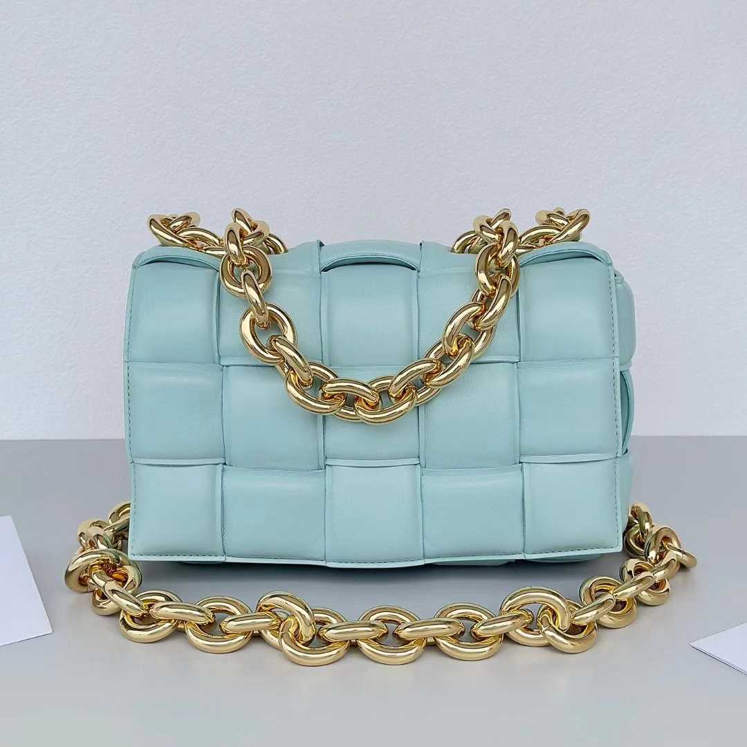 Bottega Veneta Chain Cassette Two-way Bag(26-18-8cm) - FashionPlug
