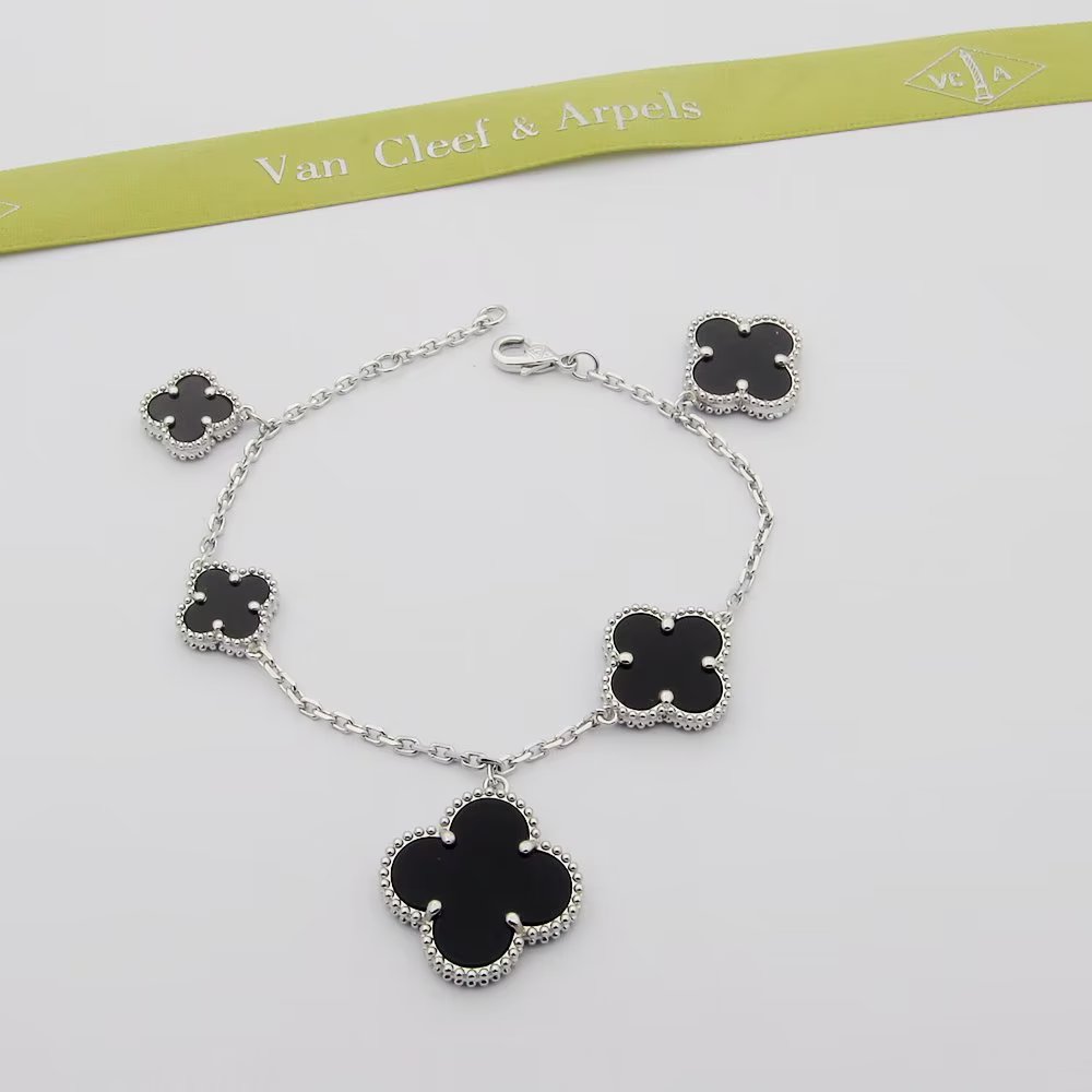 Van Cleef & Arpels Bracelet - FashionPlug