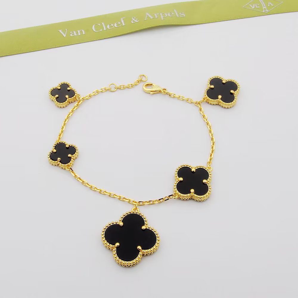 Van Cleef & Arpels Bracelet - FashionPlug