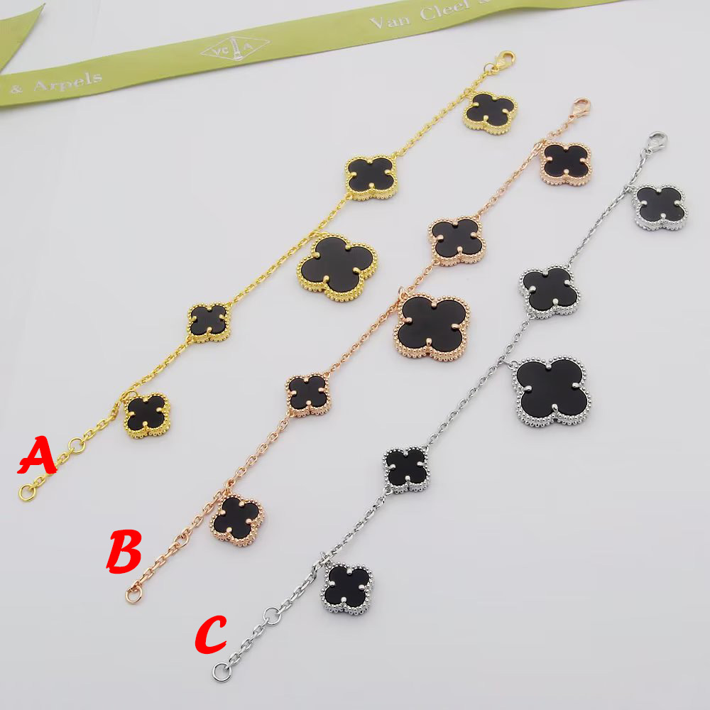 Van Cleef & Arpels Bracelet - FashionPlug