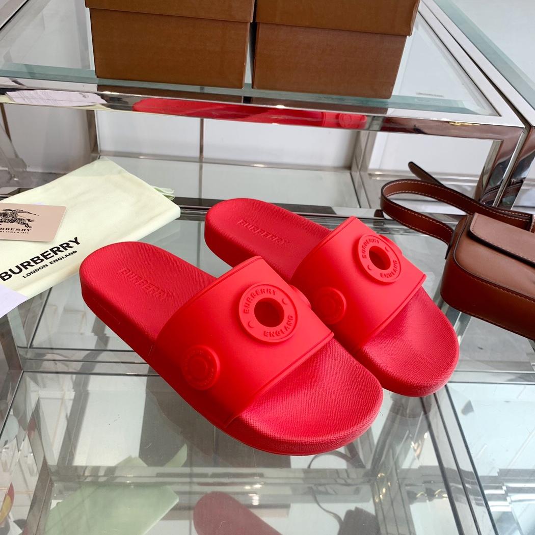 Burberry Eyelet Rubber Slide - FashionPlug