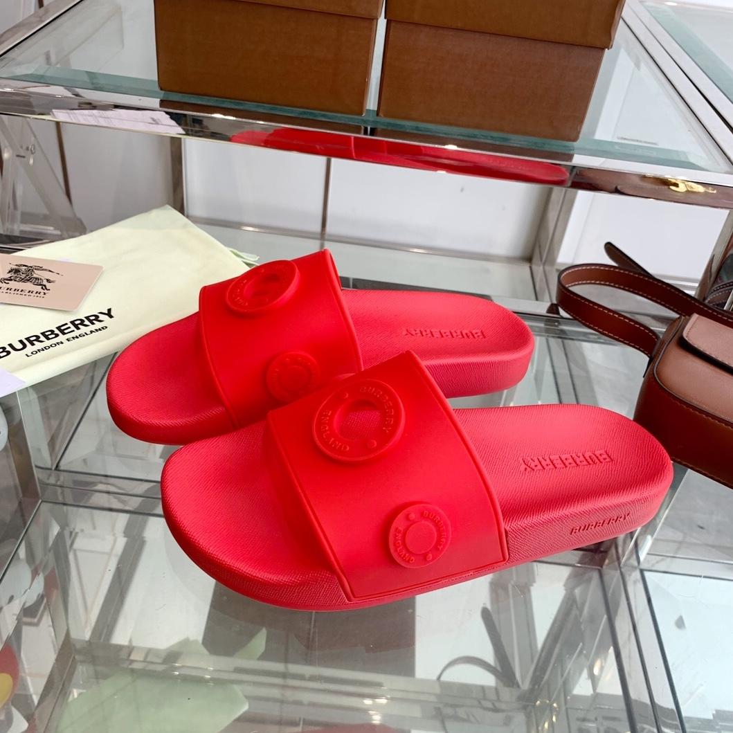 Burberry Eyelet Rubber Slide - FashionPlug