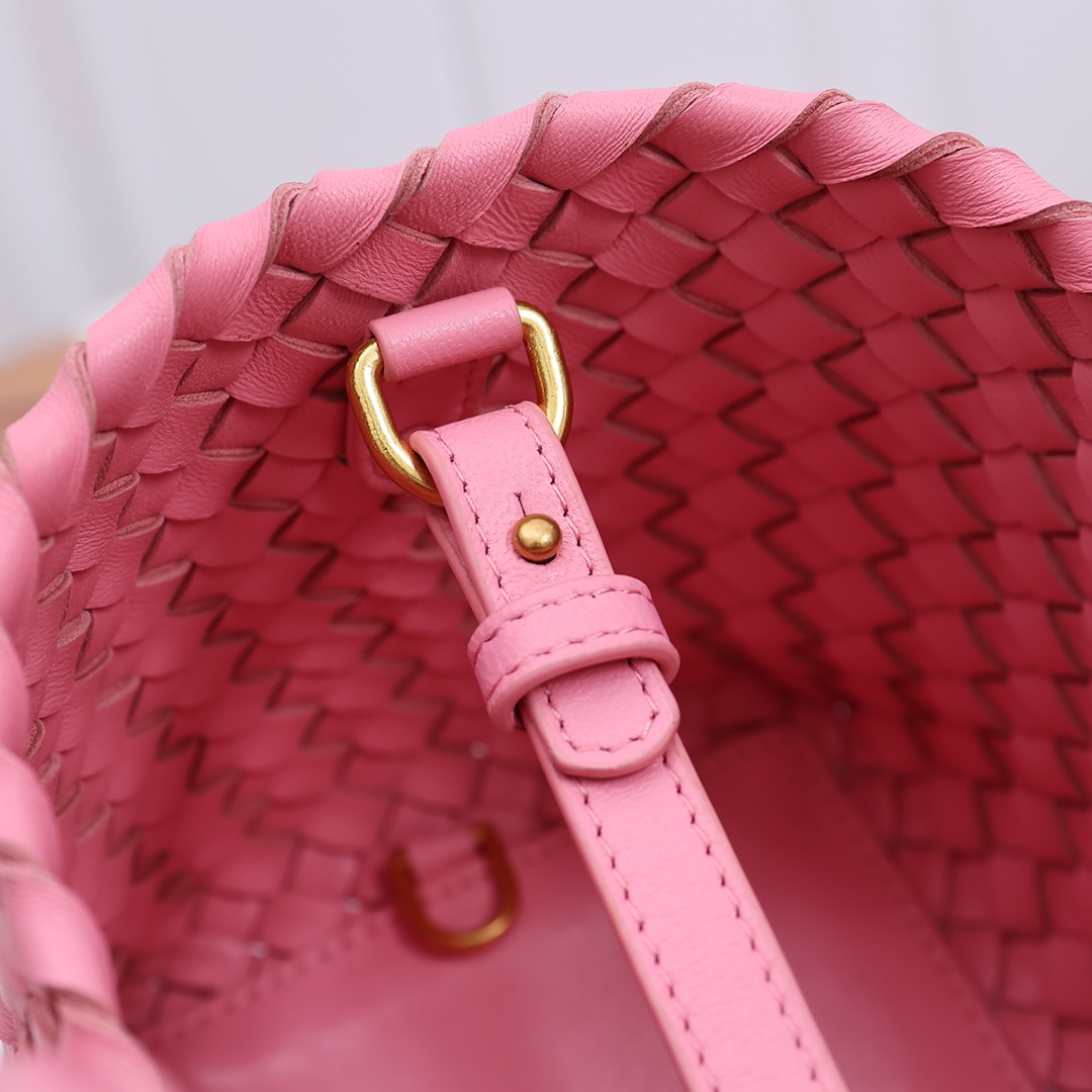 Bottega Veneta Mini Cabat - FashionPlug