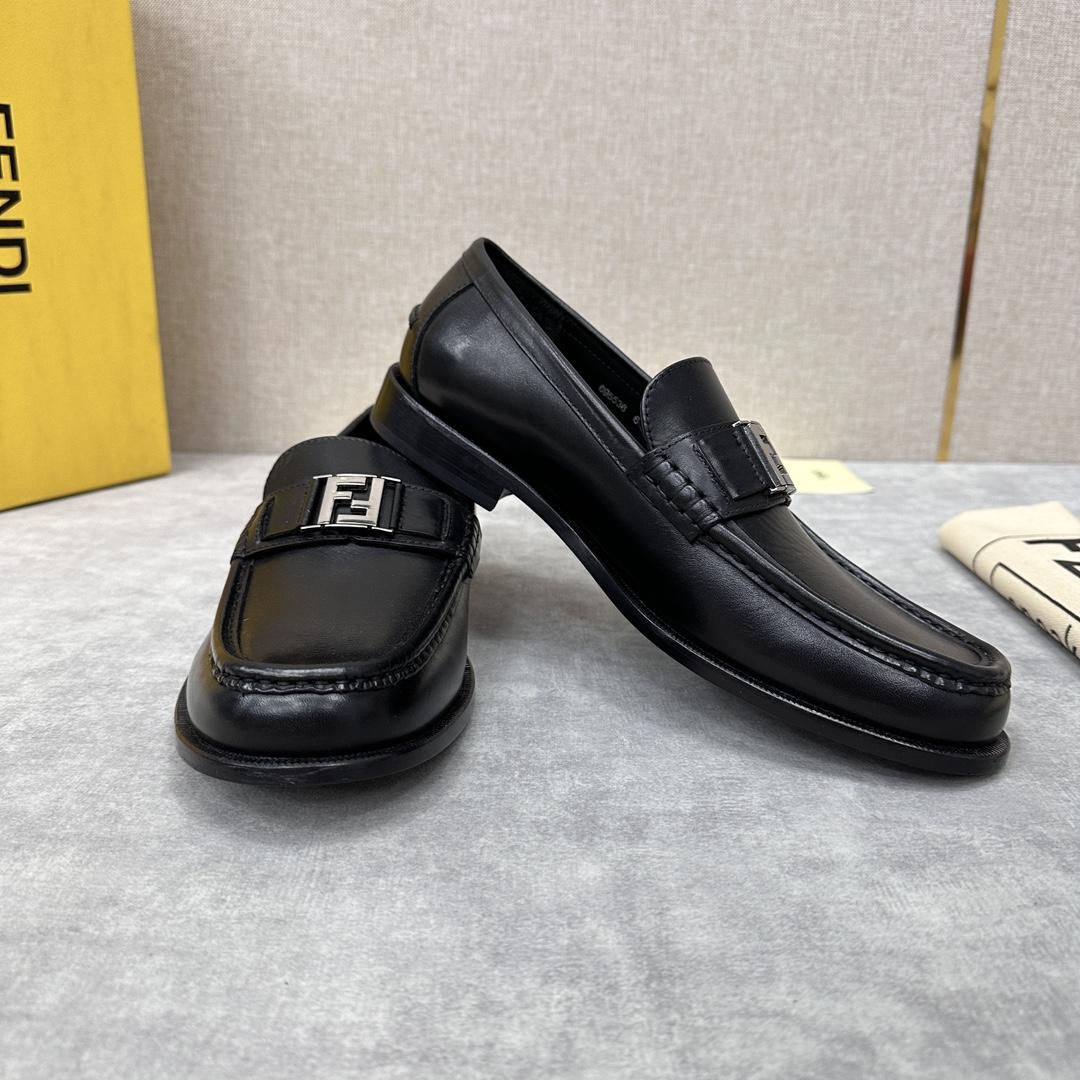 Fendi Men's Black Loafer - FashionPlug