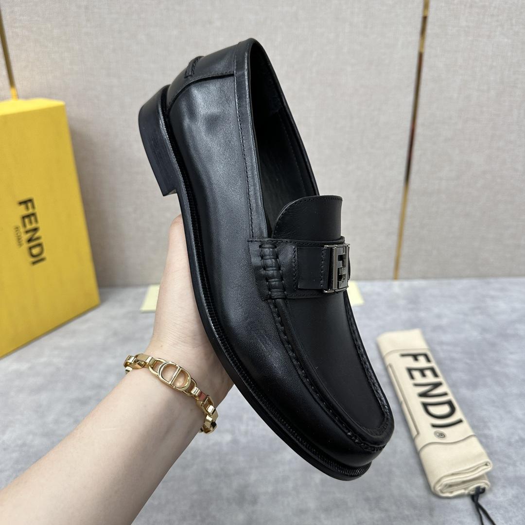 Fendi Men's Black Loafer - FashionPlug