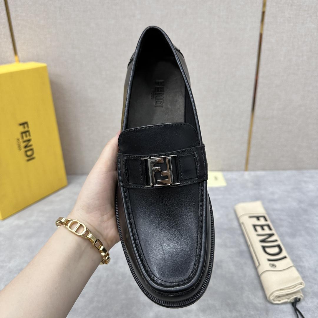 Fendi Men's Black Loafer - FashionPlug