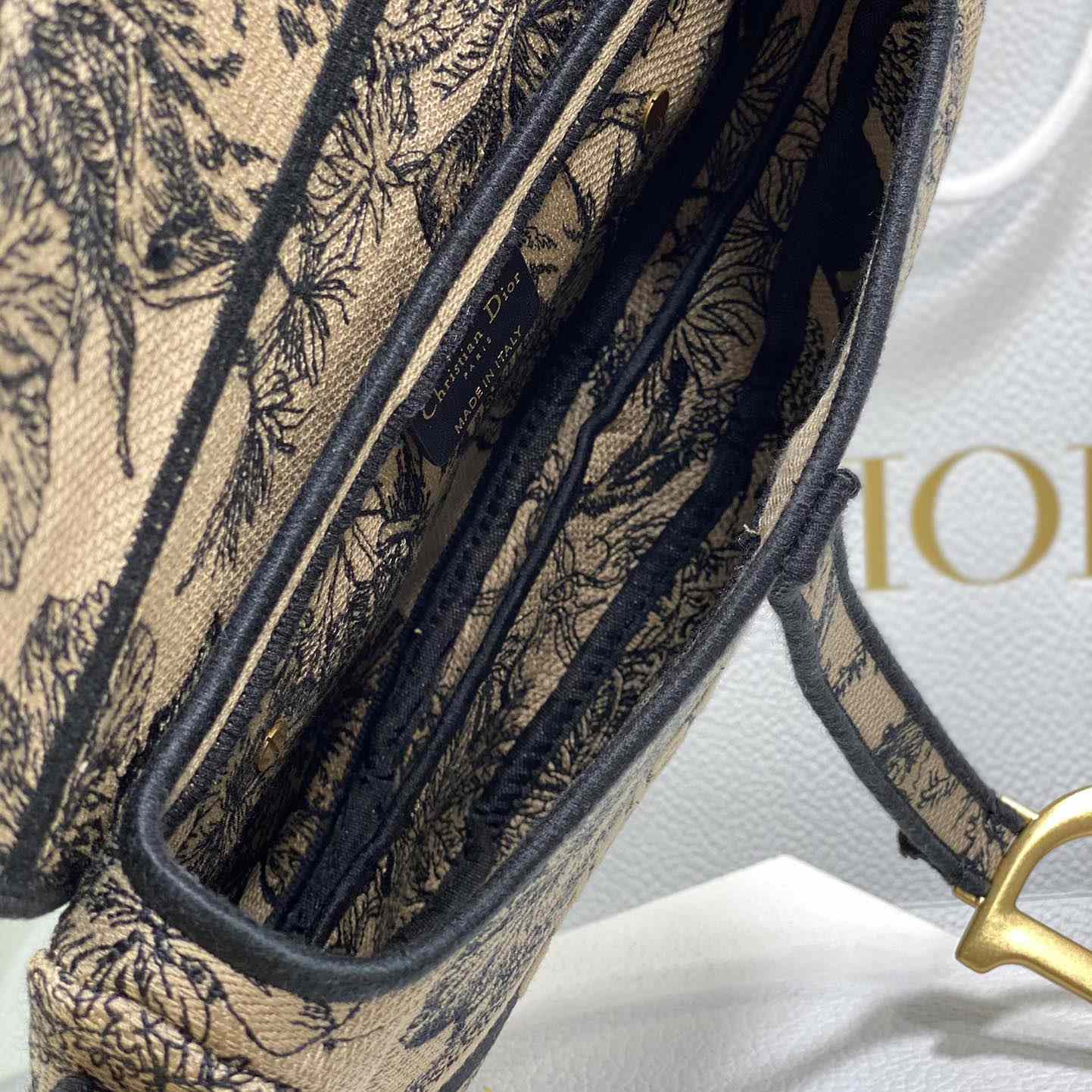 Dior Saddle Bag  - FashionPlug