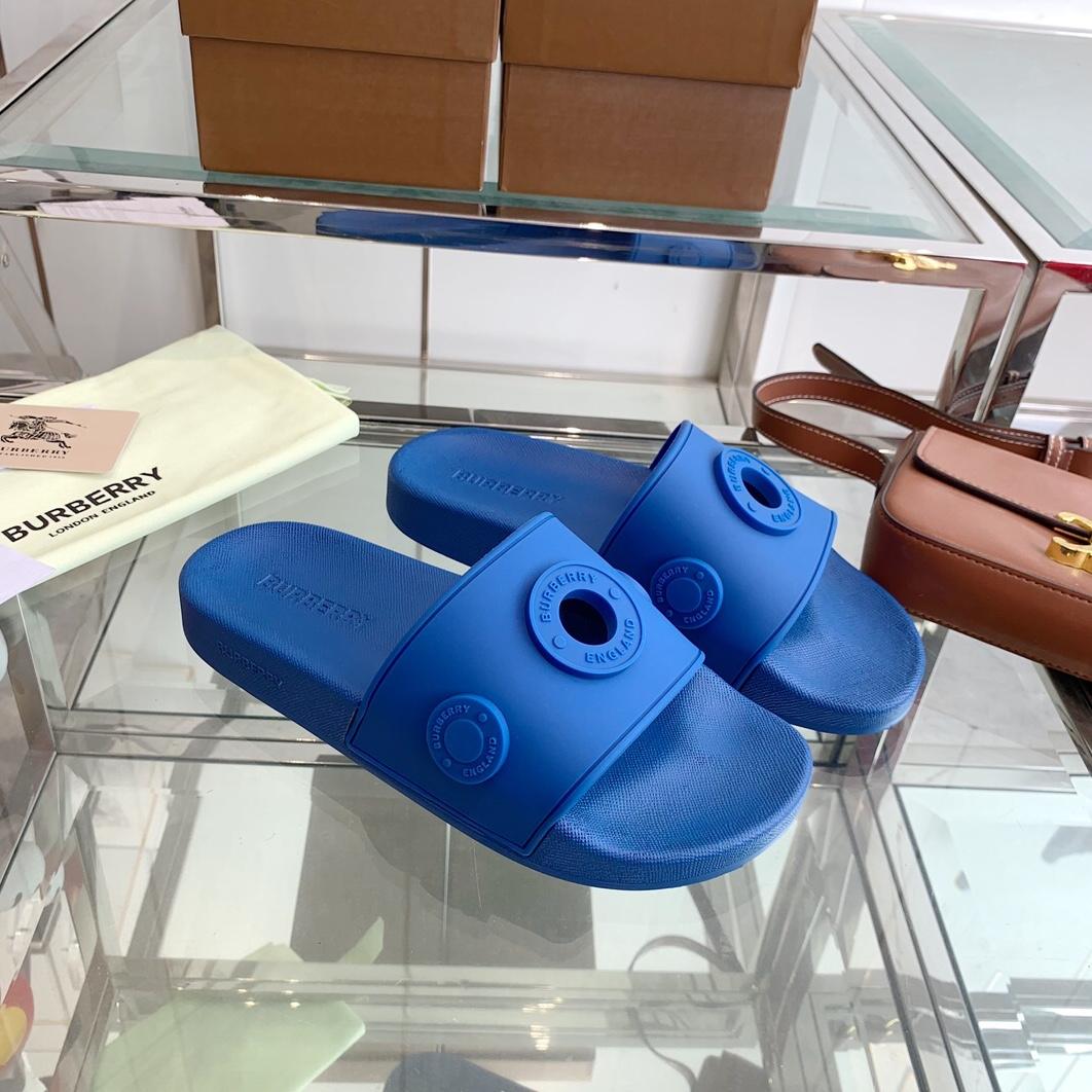 Burberry Eyelet Rubber Slide - FashionPlug