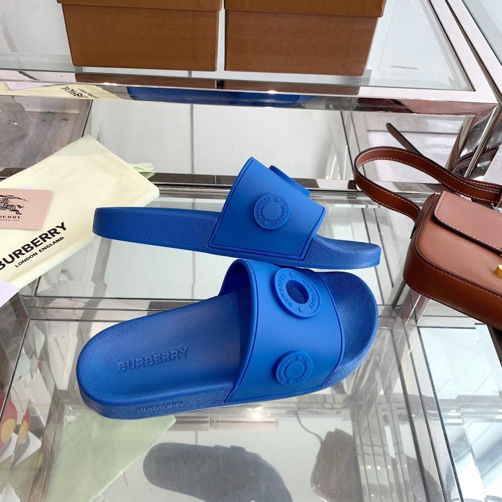 Burberry Eyelet Rubber Slide - FashionPlug