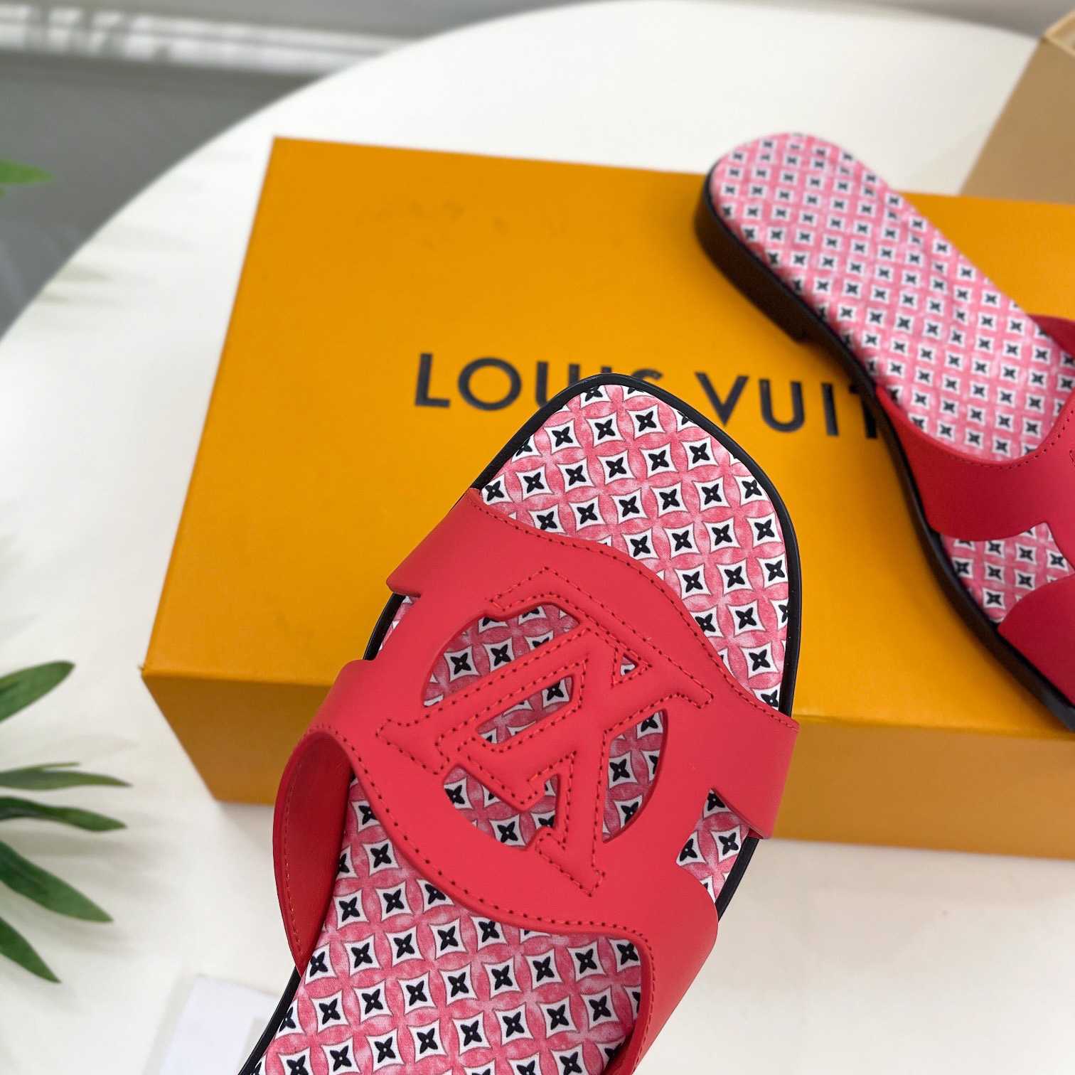 Louis Vuitton LV Isola Flat Mule - FashionPlug