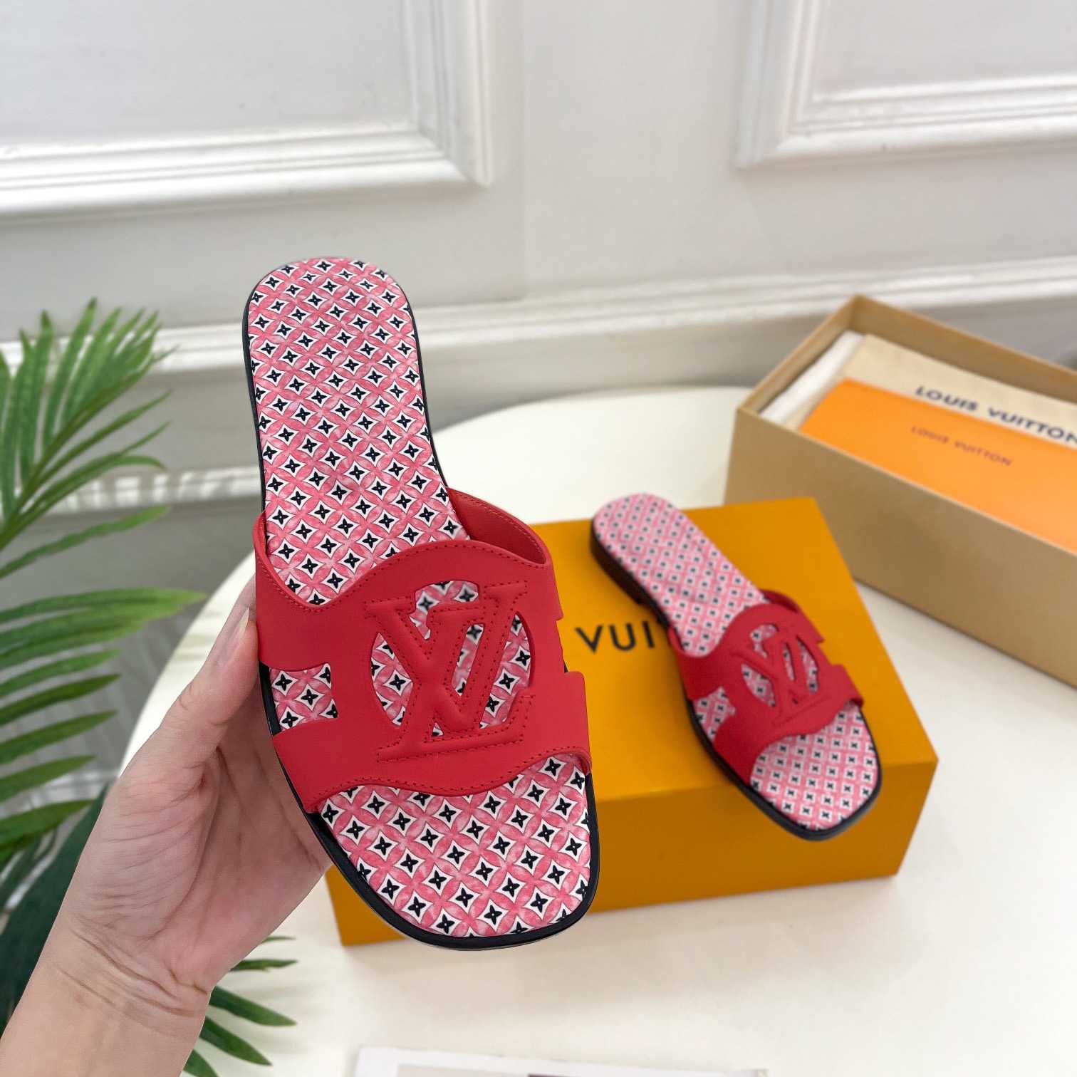 Louis Vuitton LV Isola Flat Mule - FashionPlug