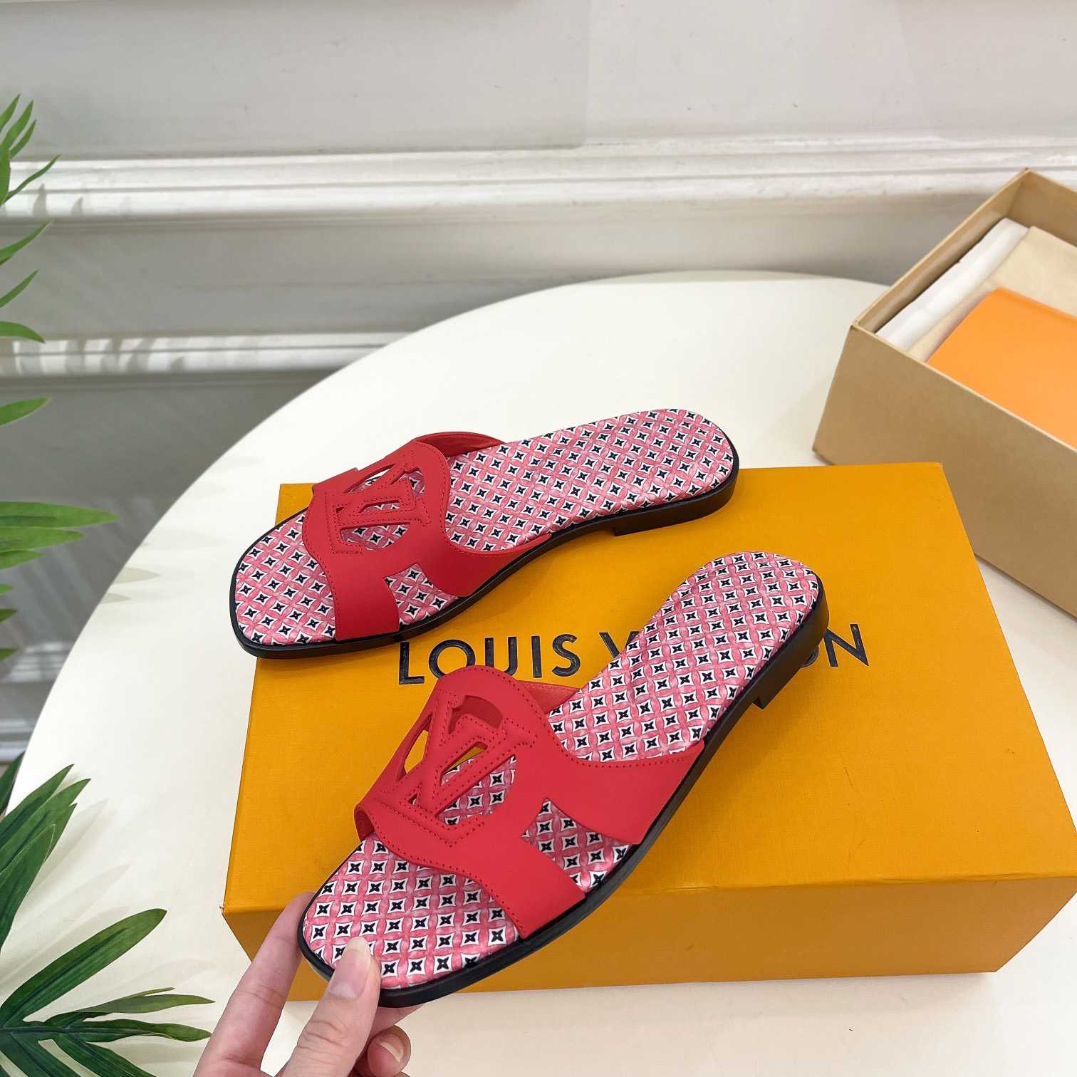 Louis Vuitton LV Isola Flat Mule - FashionPlug