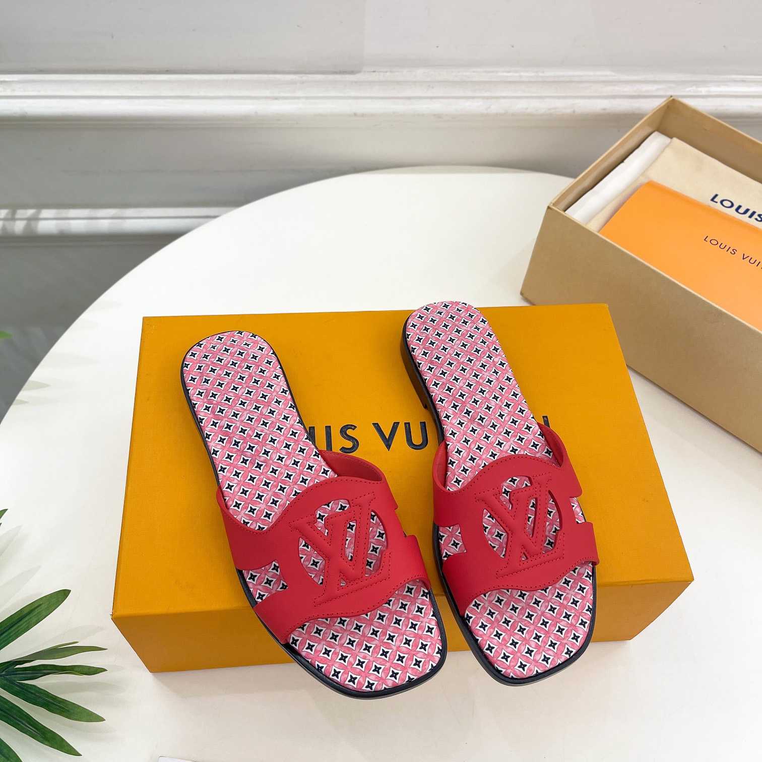 Louis Vuitton LV Isola Flat Mule - FashionPlug