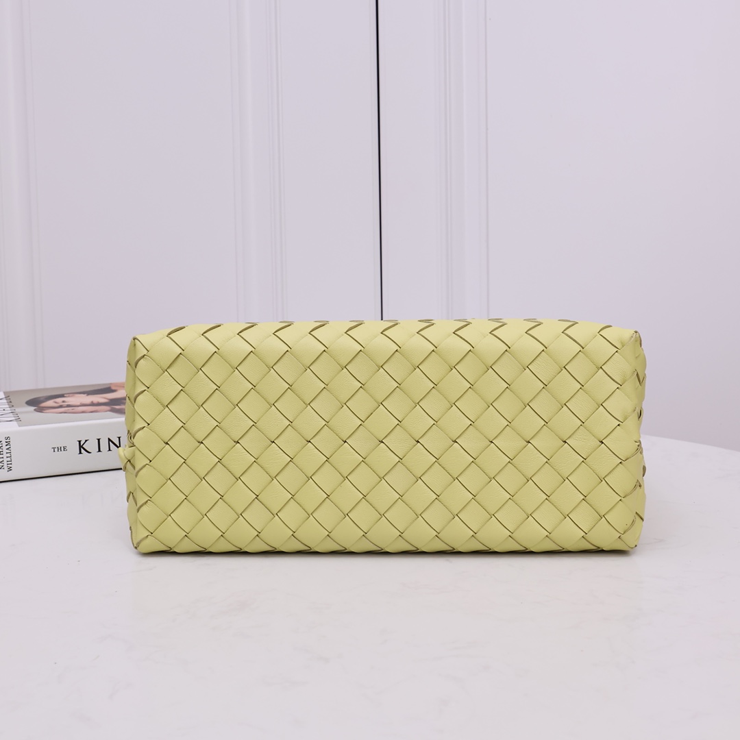 Bottega Veneta Medium Andiamo - FashionPlug