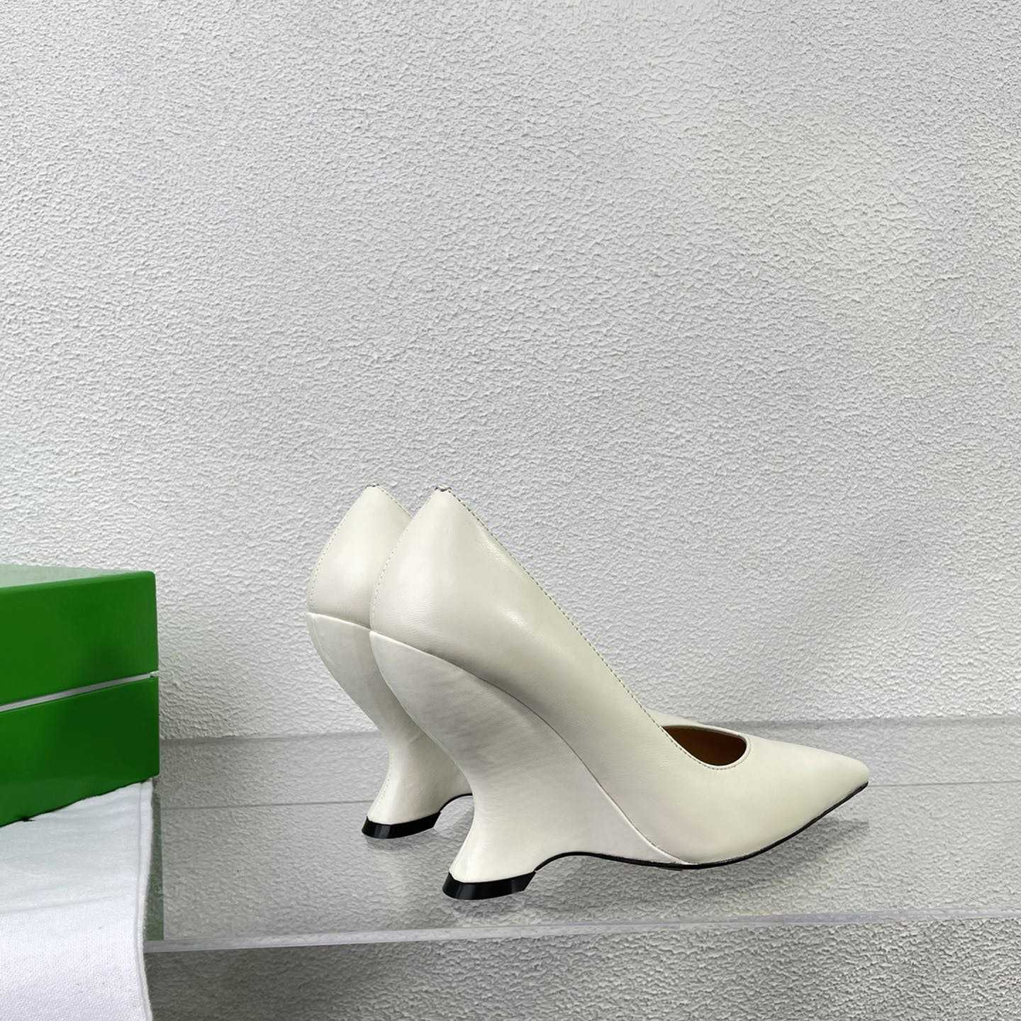 Bottega Veneta Punta Pump - FashionPlug