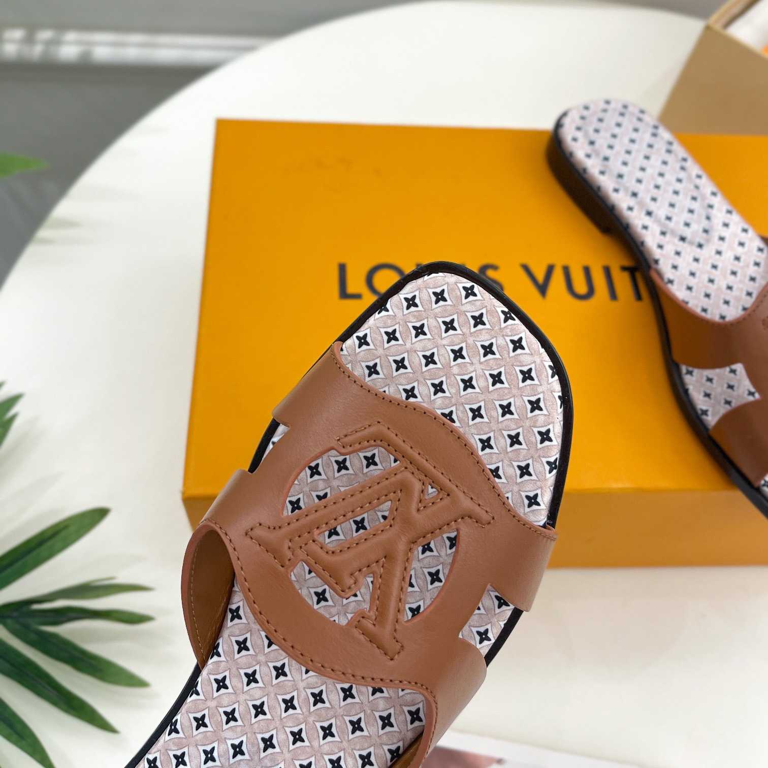 Louis Vuitton LV Isola Flat Mule - FashionPlug