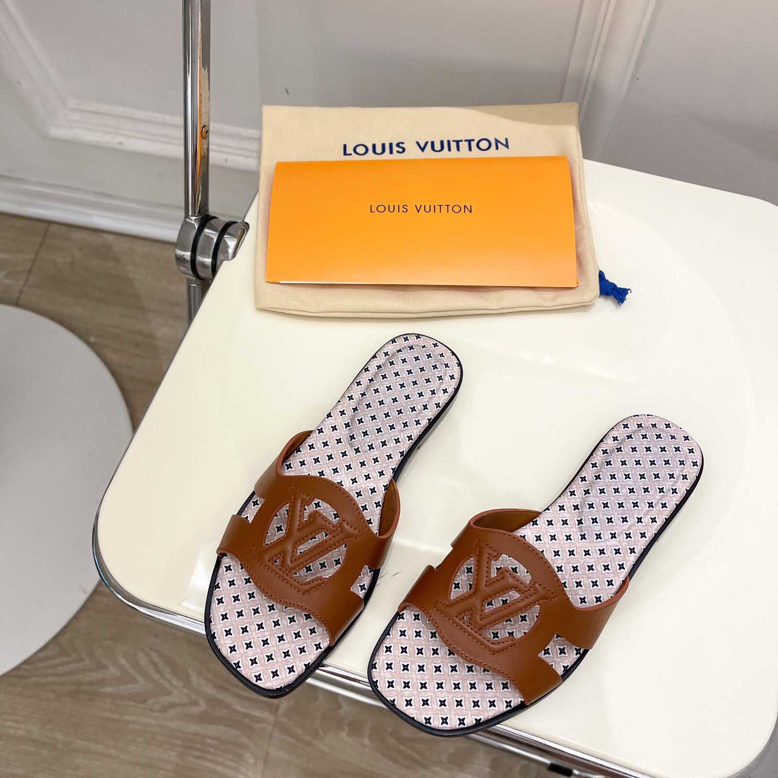 Louis Vuitton LV Isola Flat Mule - FashionPlug
