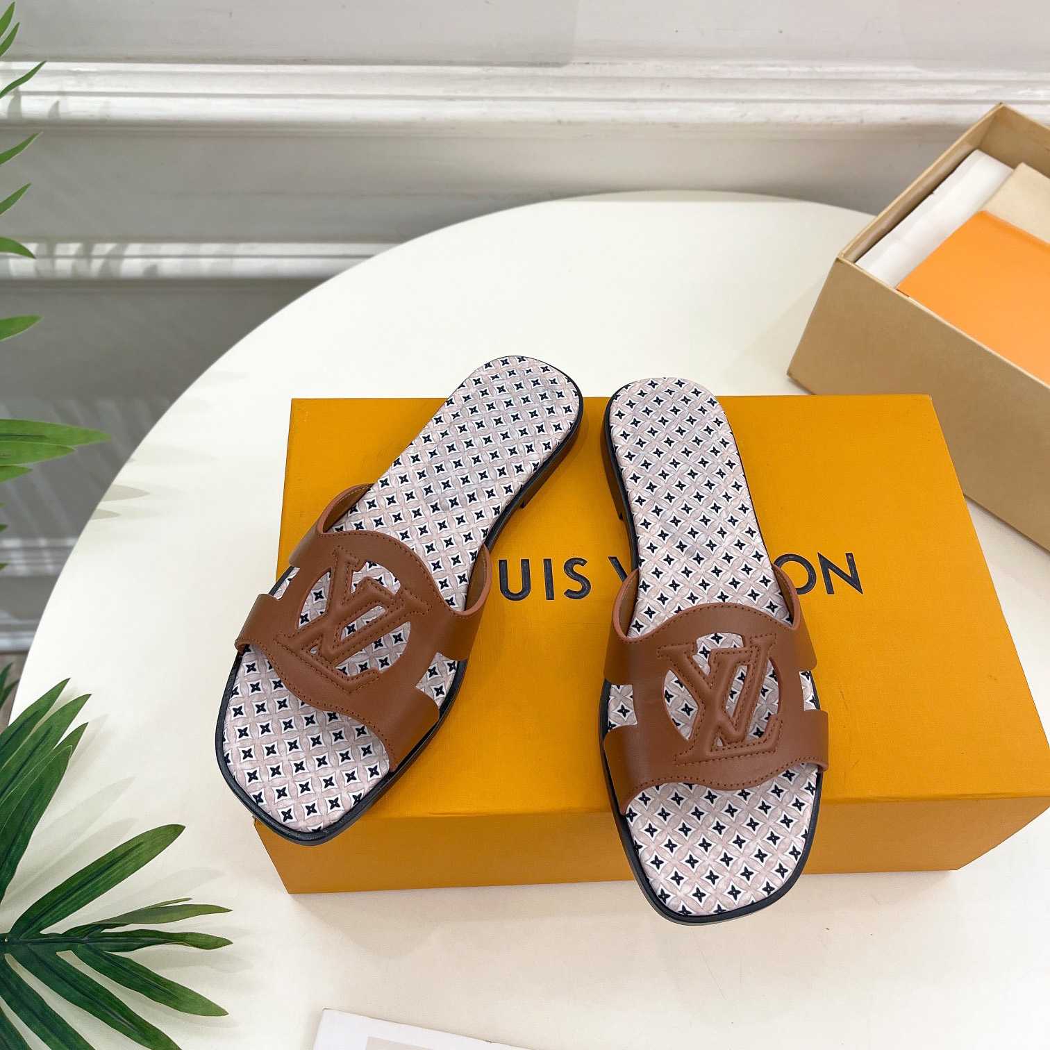 Louis Vuitton LV Isola Flat Mule - FashionPlug