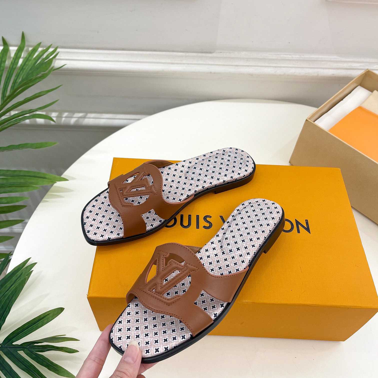 Louis Vuitton LV Isola Flat Mule - FashionPlug