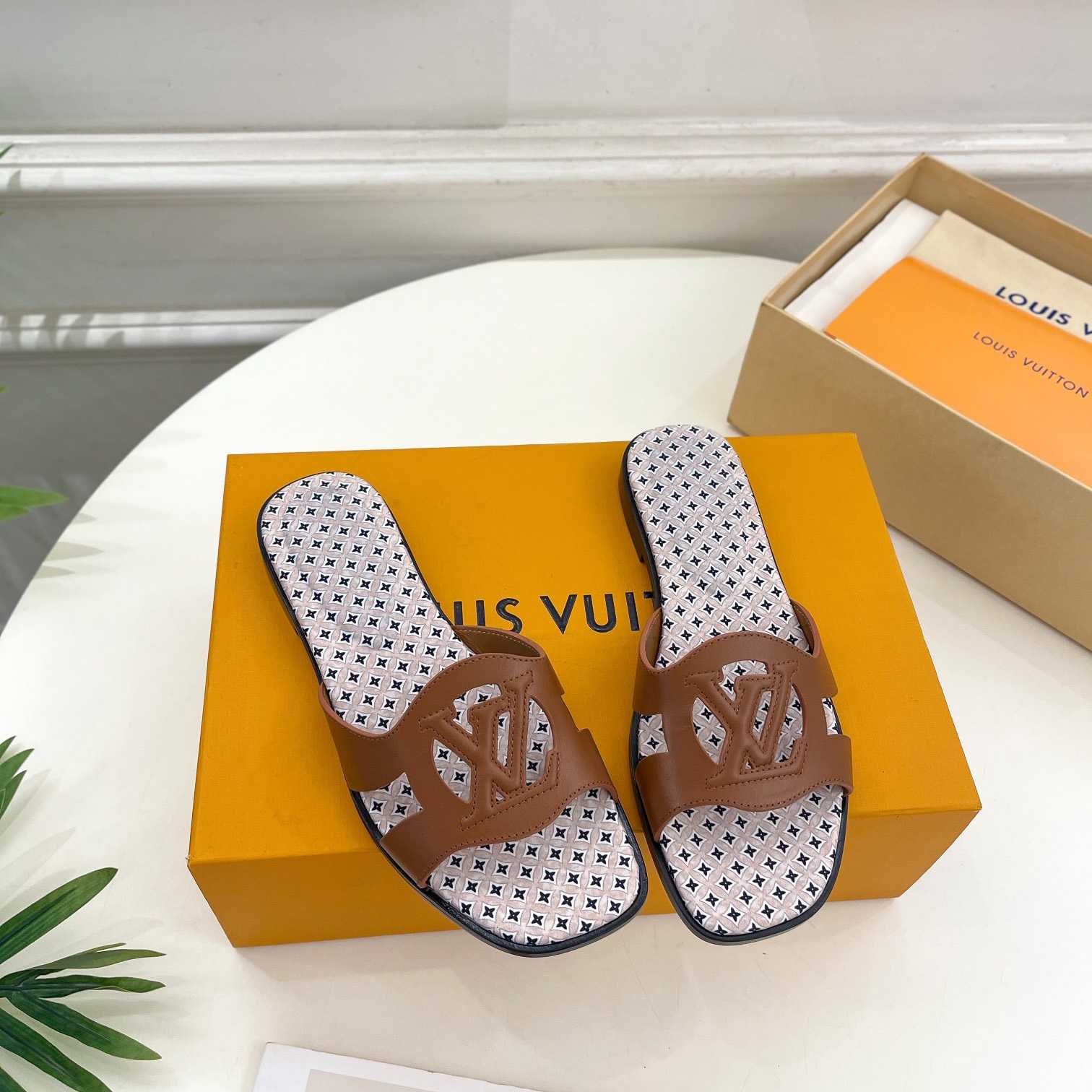Louis Vuitton LV Isola Flat Mule - FashionPlug