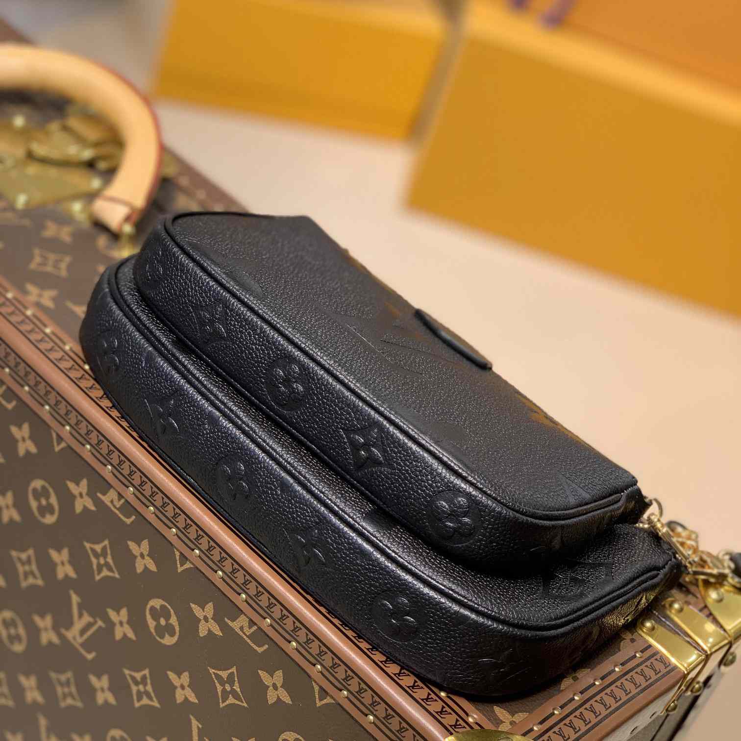 Louis Vuitton Multi Pochette Accessoires   (24 x 13.5 x 4cm) M57631 - FashionPlug