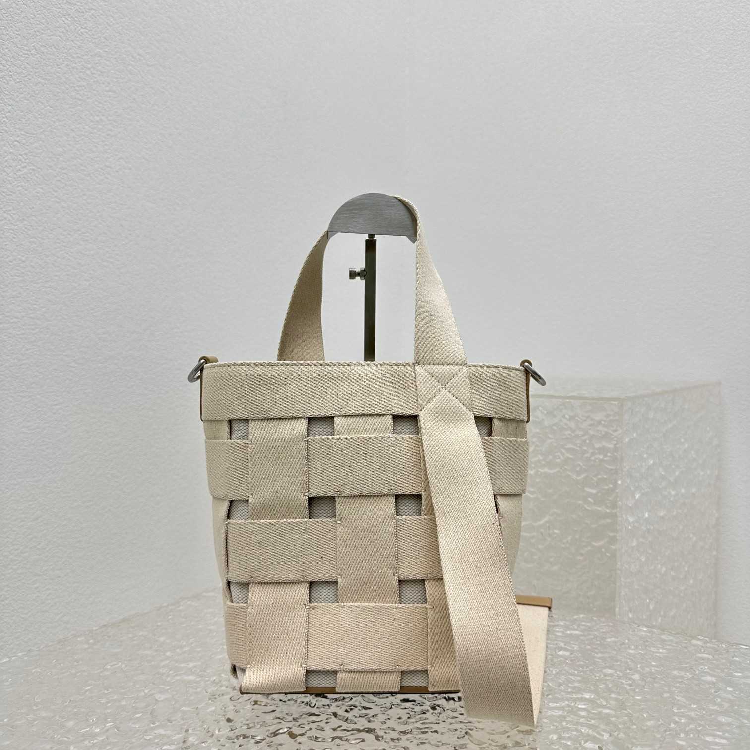 Jacquemus Le seau Gros Grain Utility Bucket Bag (16x14x24cm) - FashionPlug