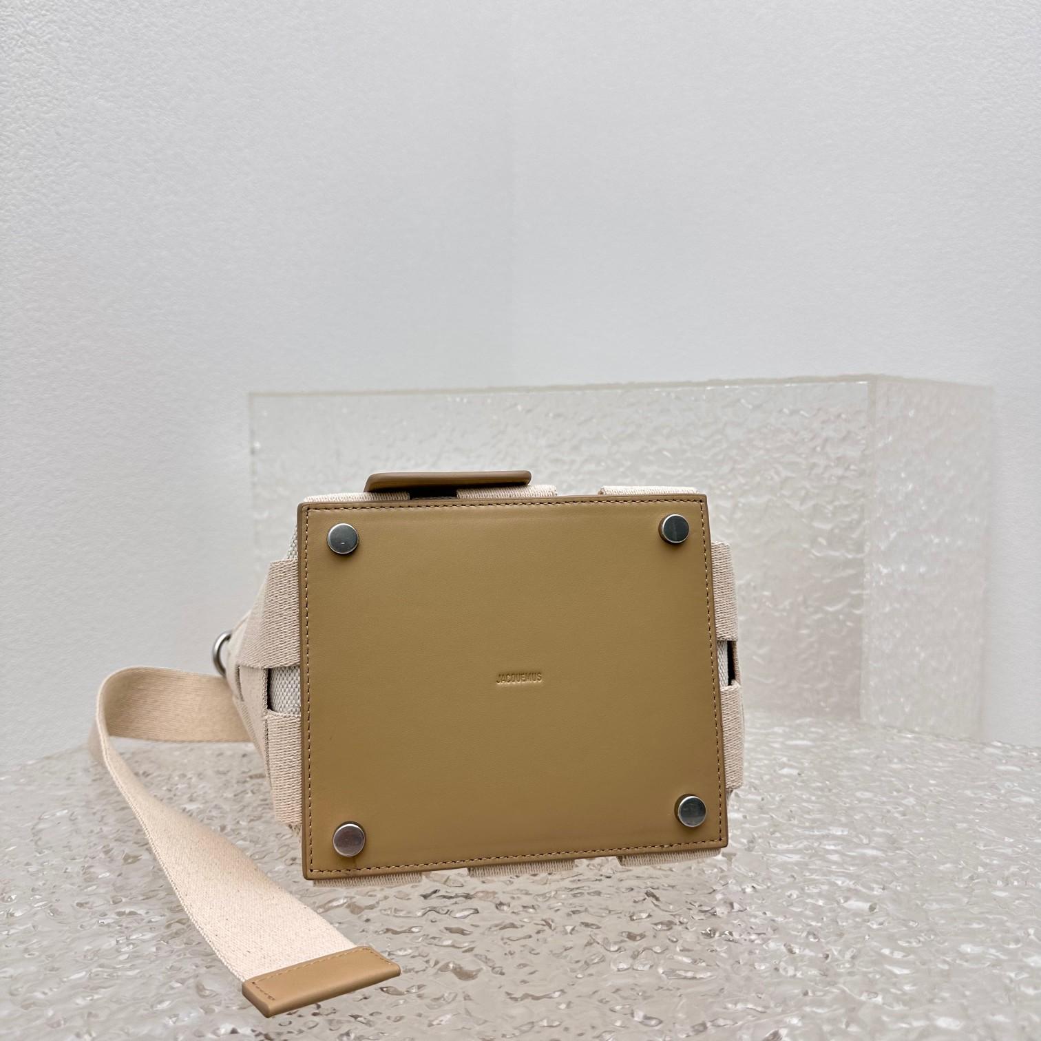 Jacquemus Le seau Gros Grain Utility Bucket Bag (16x14x24cm) - FashionPlug