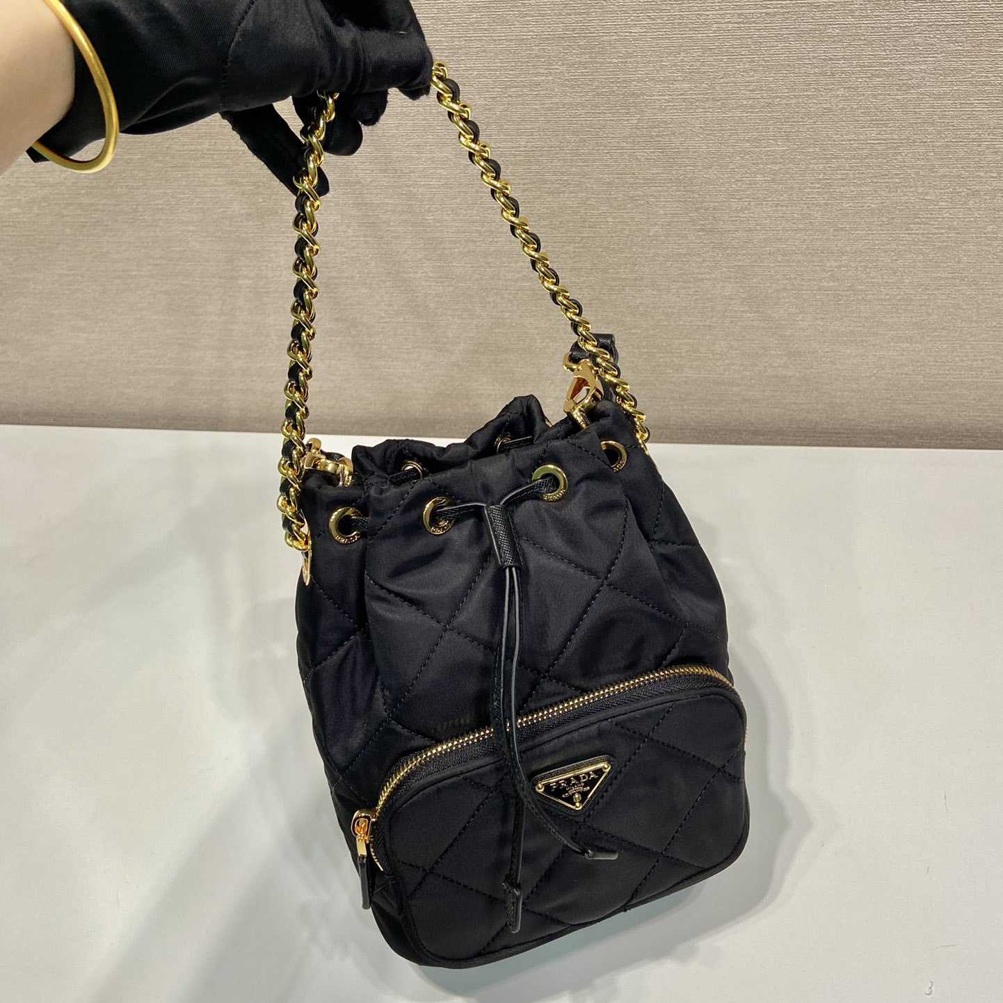 Prada Re-Edition 1995 Chaîne Re-Nylon shoulder bag - FashionPlug