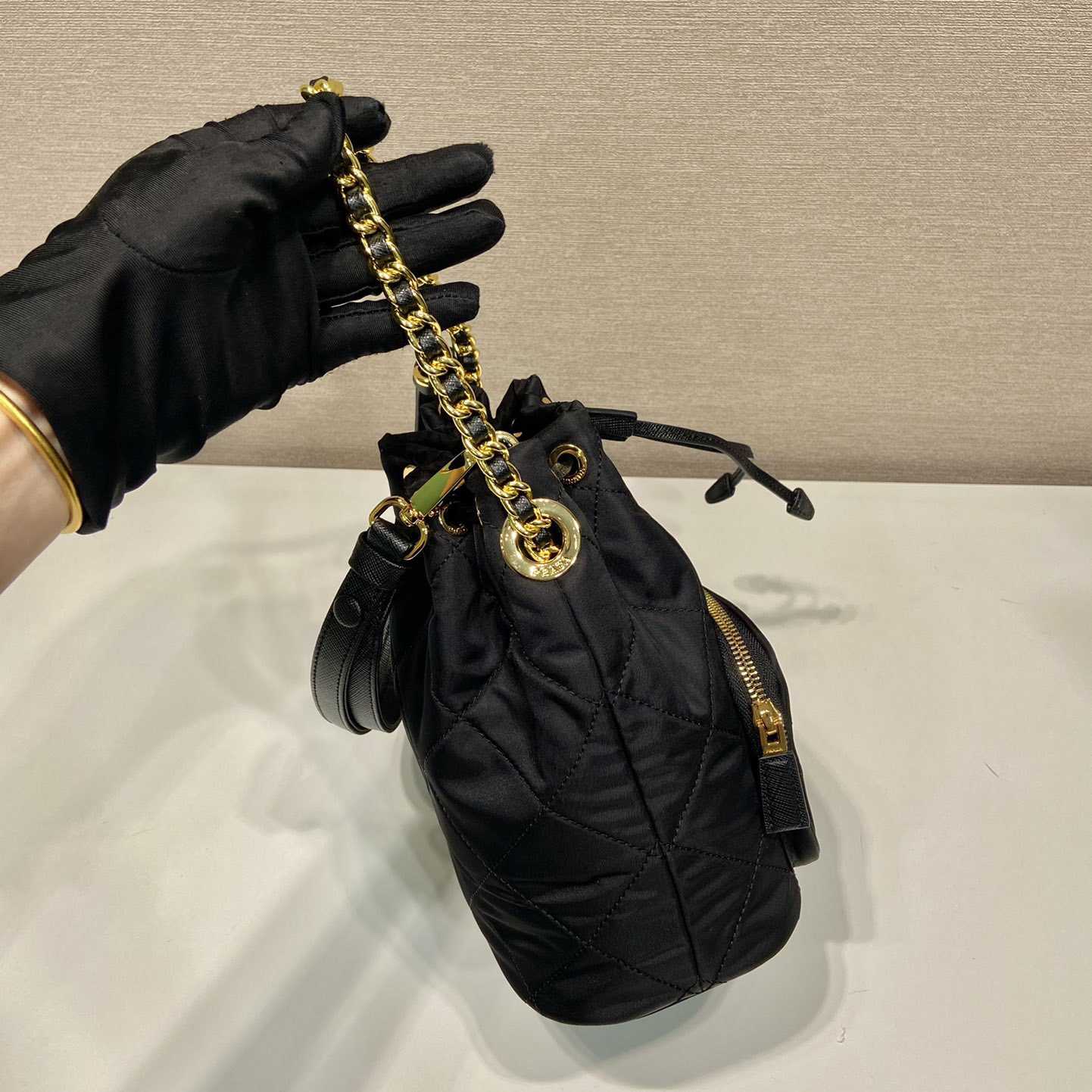 Prada Re-Edition 1995 Chaîne Re-Nylon shoulder bag - FashionPlug