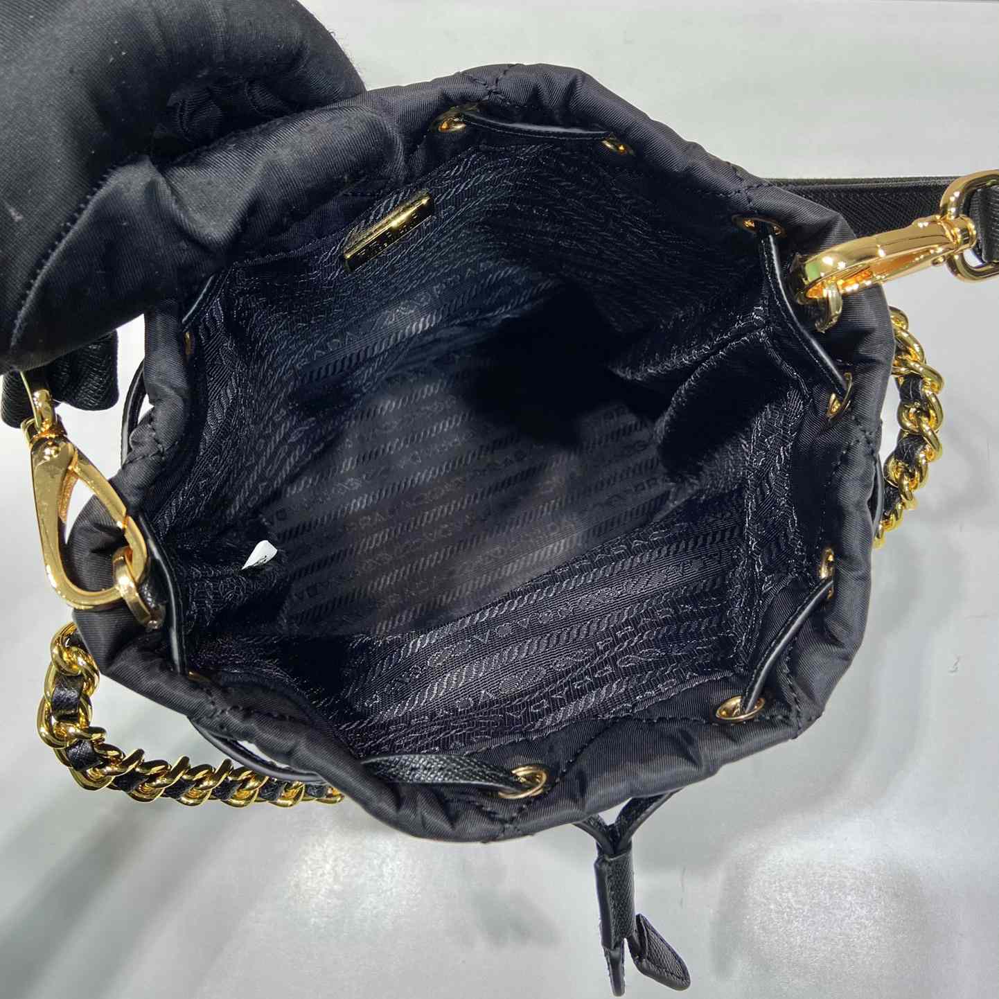 Prada Re-Edition 1995 Chaîne Re-Nylon shoulder bag - FashionPlug