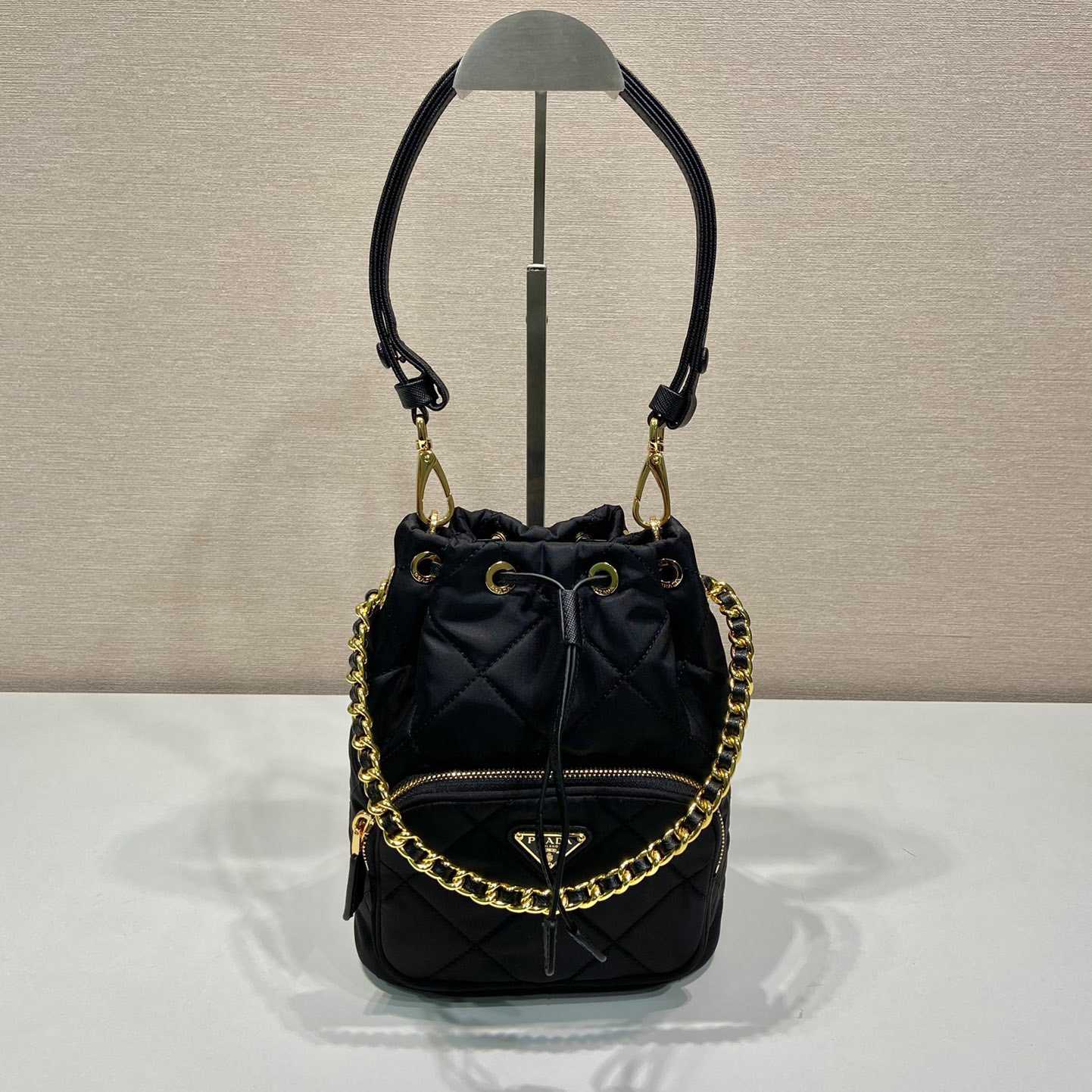 Prada Re-Edition 1995 Chaîne Re-Nylon shoulder bag - FashionPlug