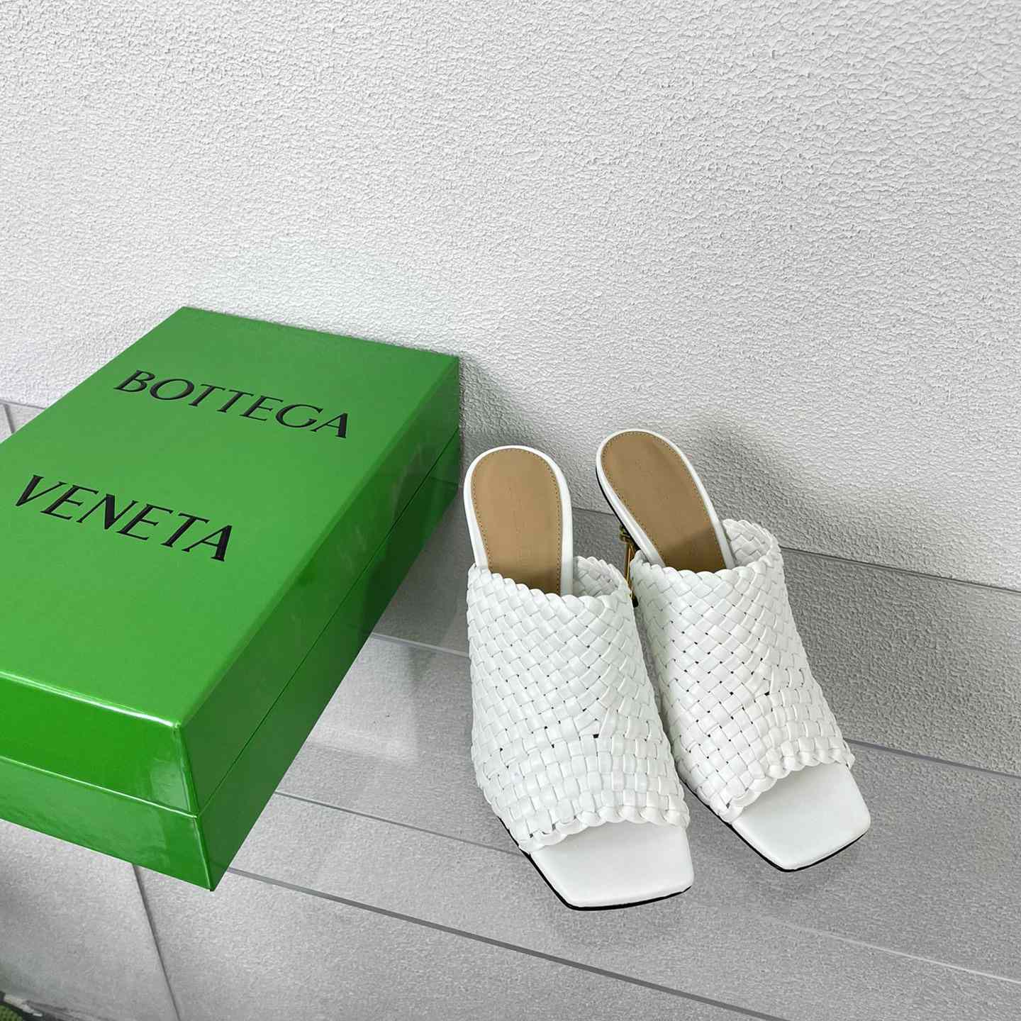 Bottega Veneta Knot Mule - FashionPlug