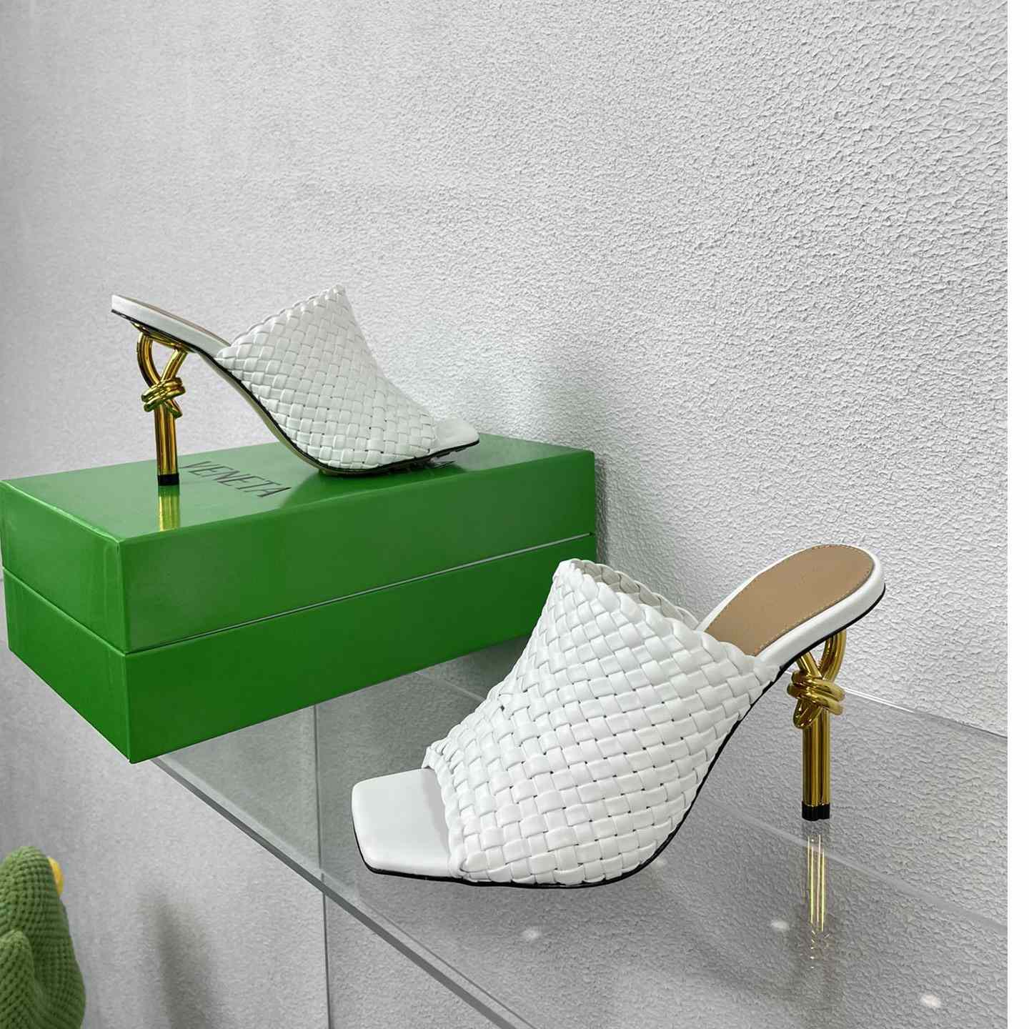 Bottega Veneta Knot Mule - FashionPlug