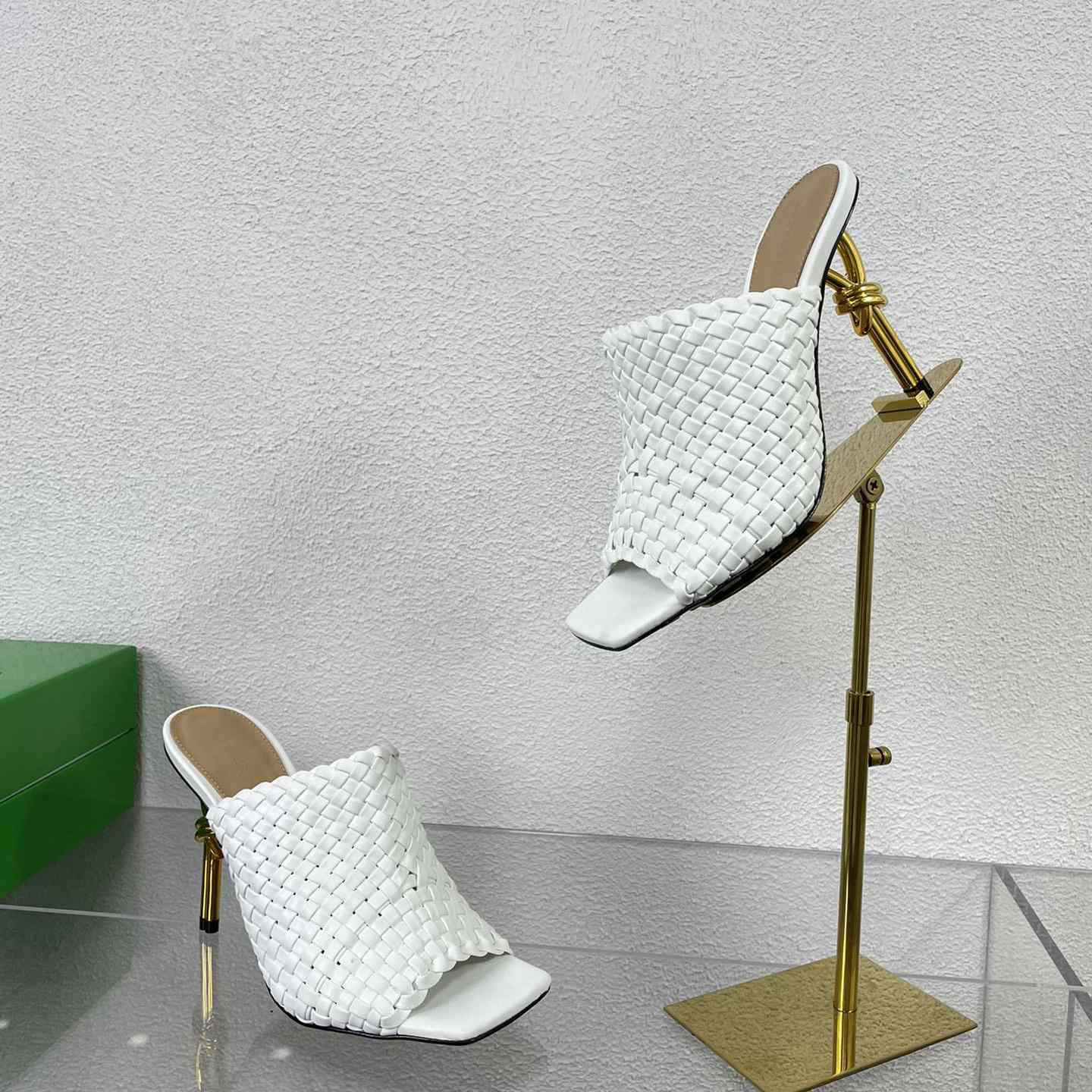 Bottega Veneta Knot Mule - FashionPlug
