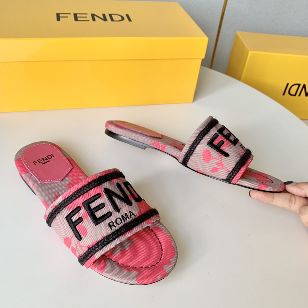 Fendi Signature Pink Canvas Slides - FashionPlug