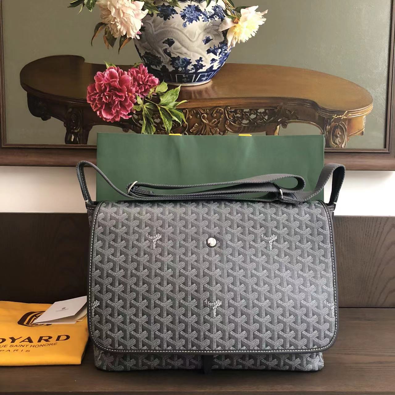 Goyard Capetien Messenger Bag  (35-25-13cm) - FashionPlug